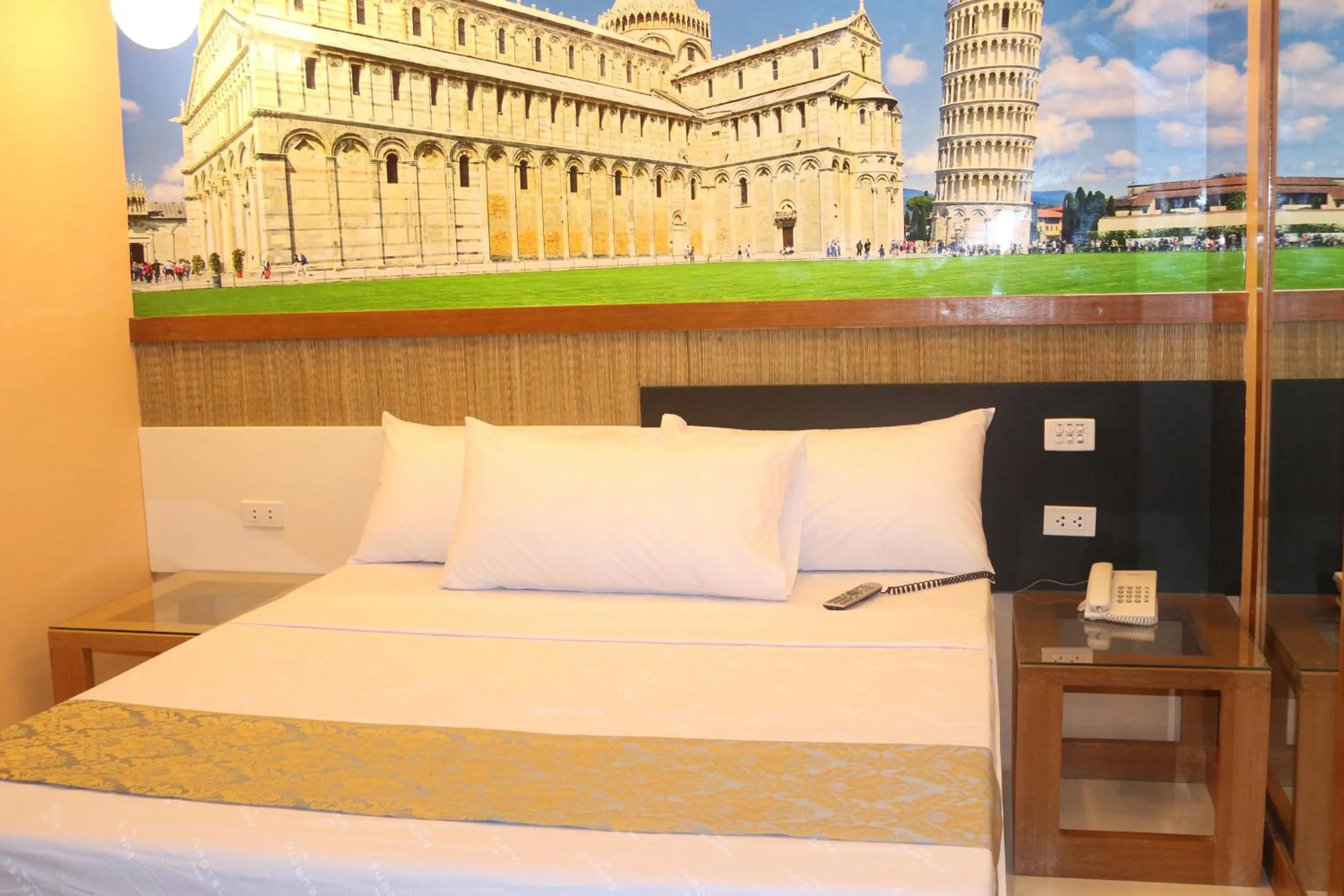 Bed in Eurotel Boracay