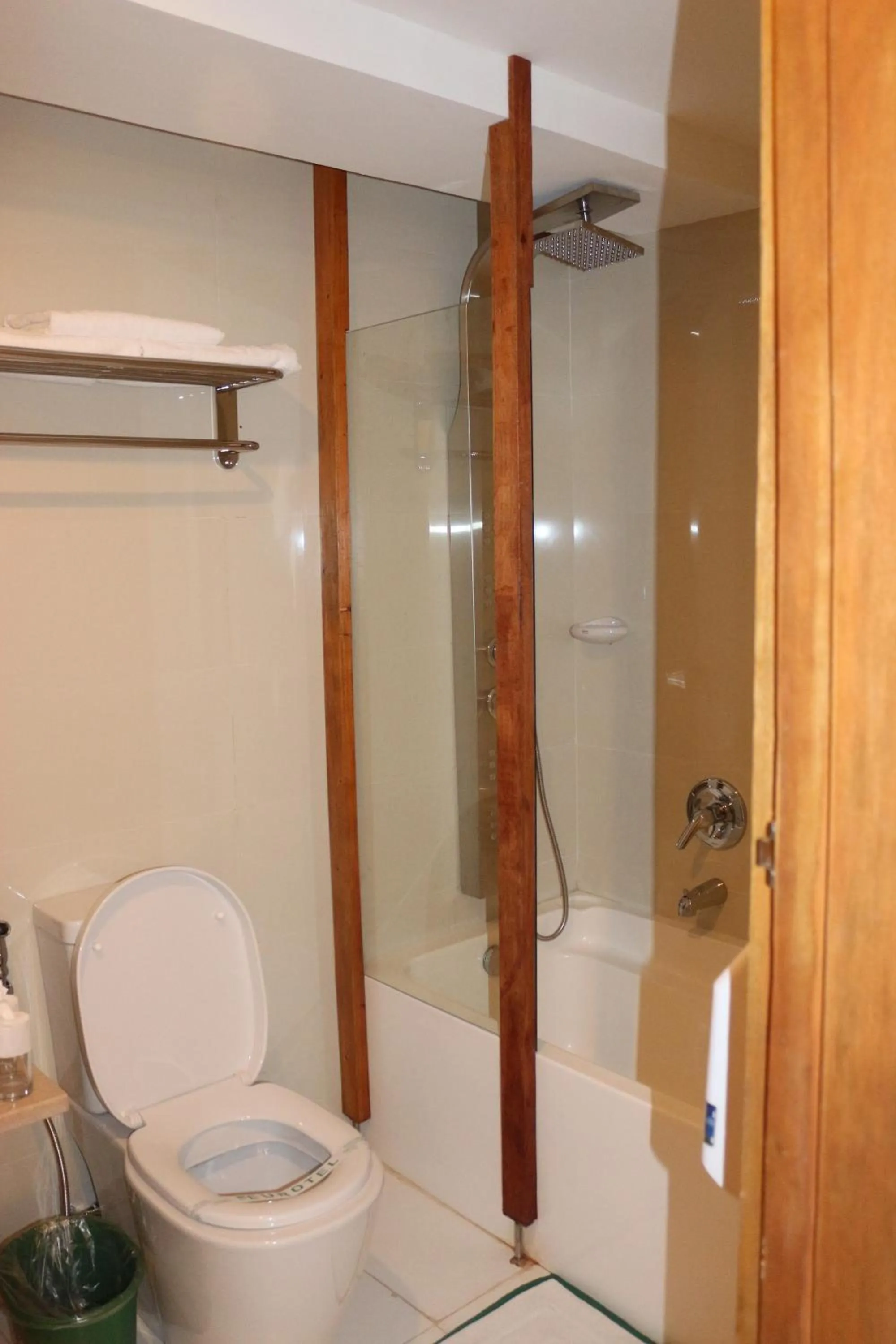 Bathroom in Eurotel Boracay