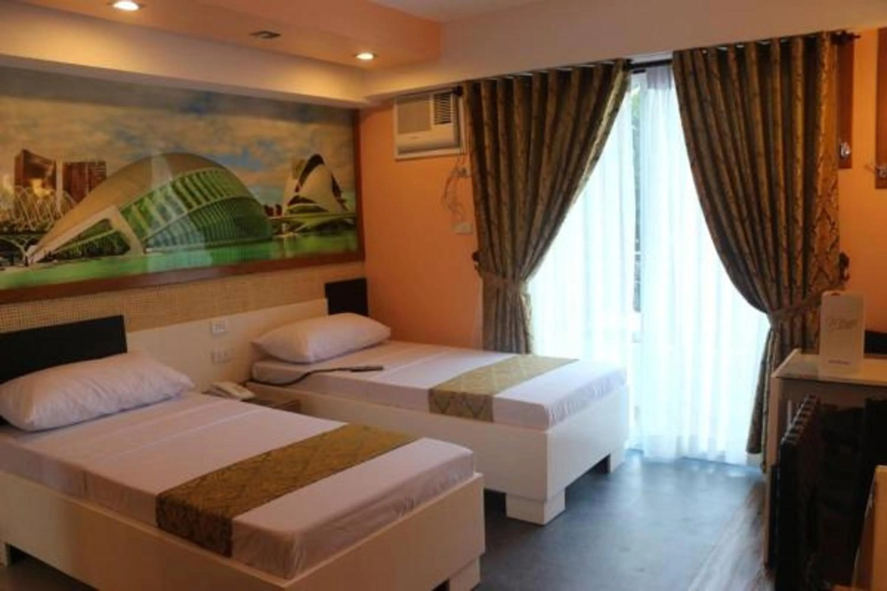 Bed in Eurotel Boracay