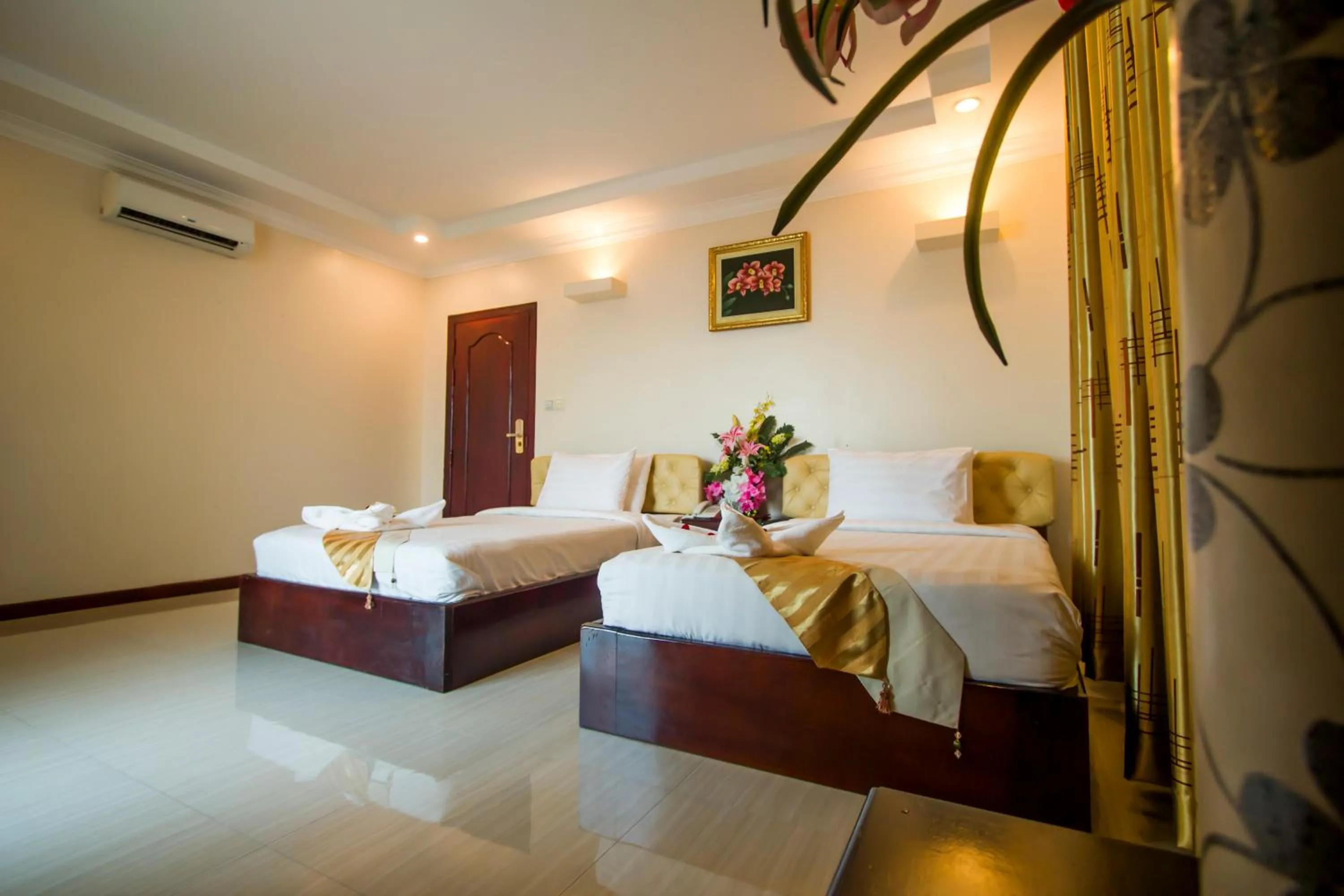 Bed in Good Luck Day Hotel & Apartment