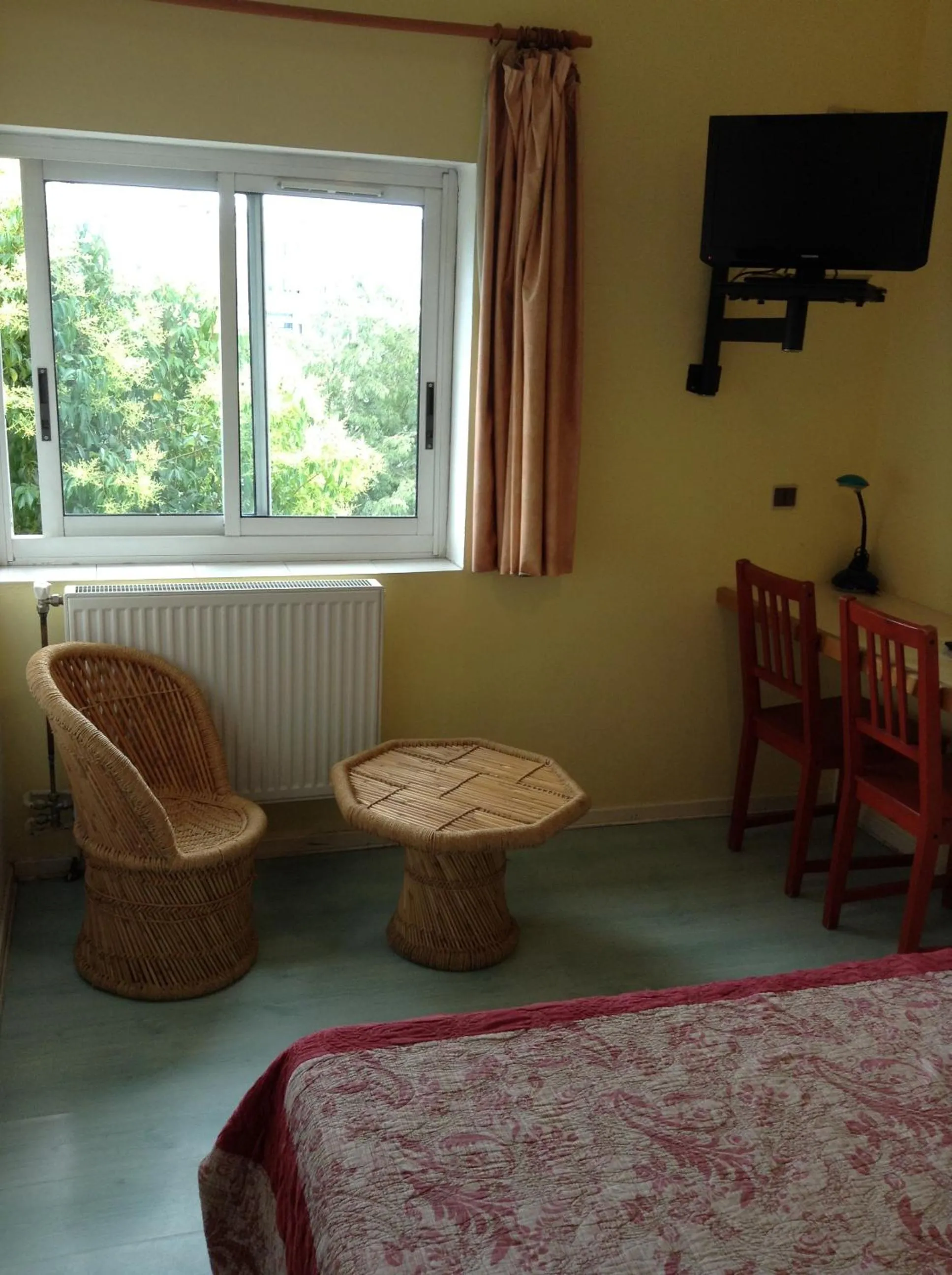 Photo of the whole room in Hotel Acapulco