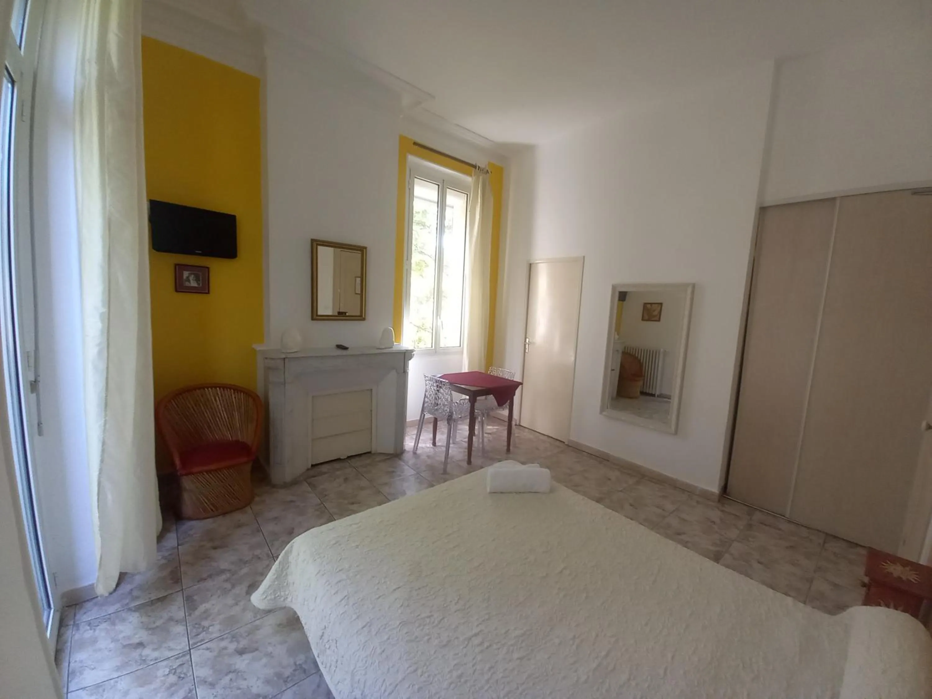 Bed in Hotel Acapulco