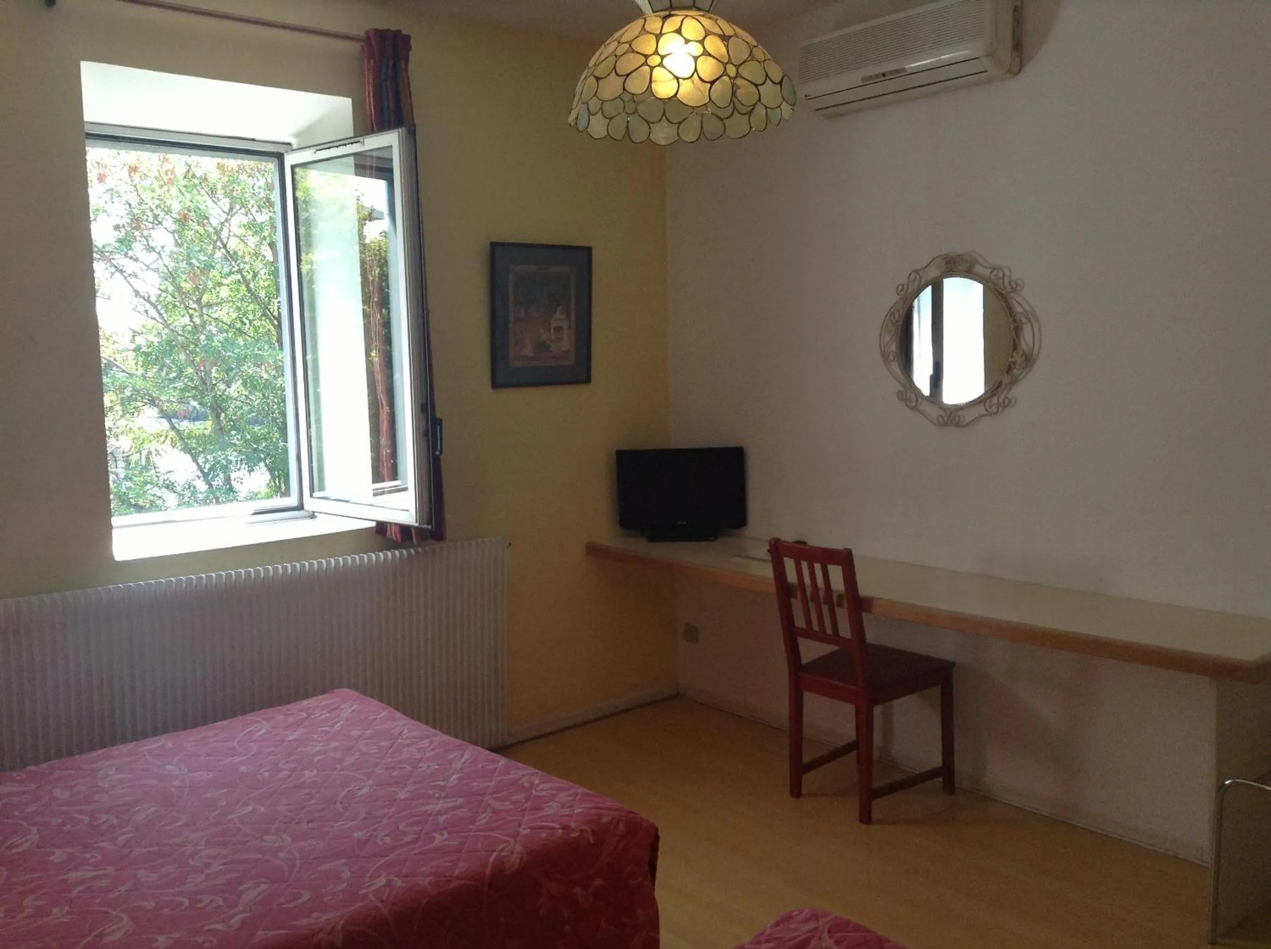 Photo of the whole room, Bed in Hotel Acapulco