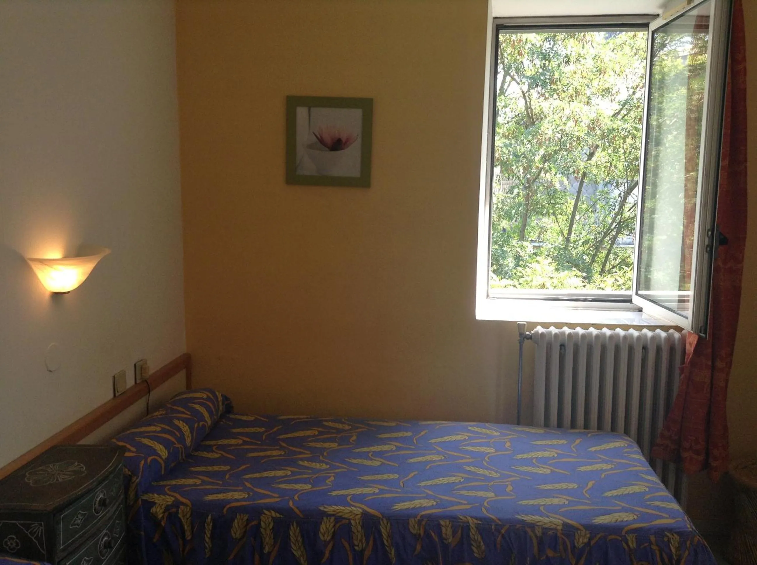 Bed in Hotel Acapulco