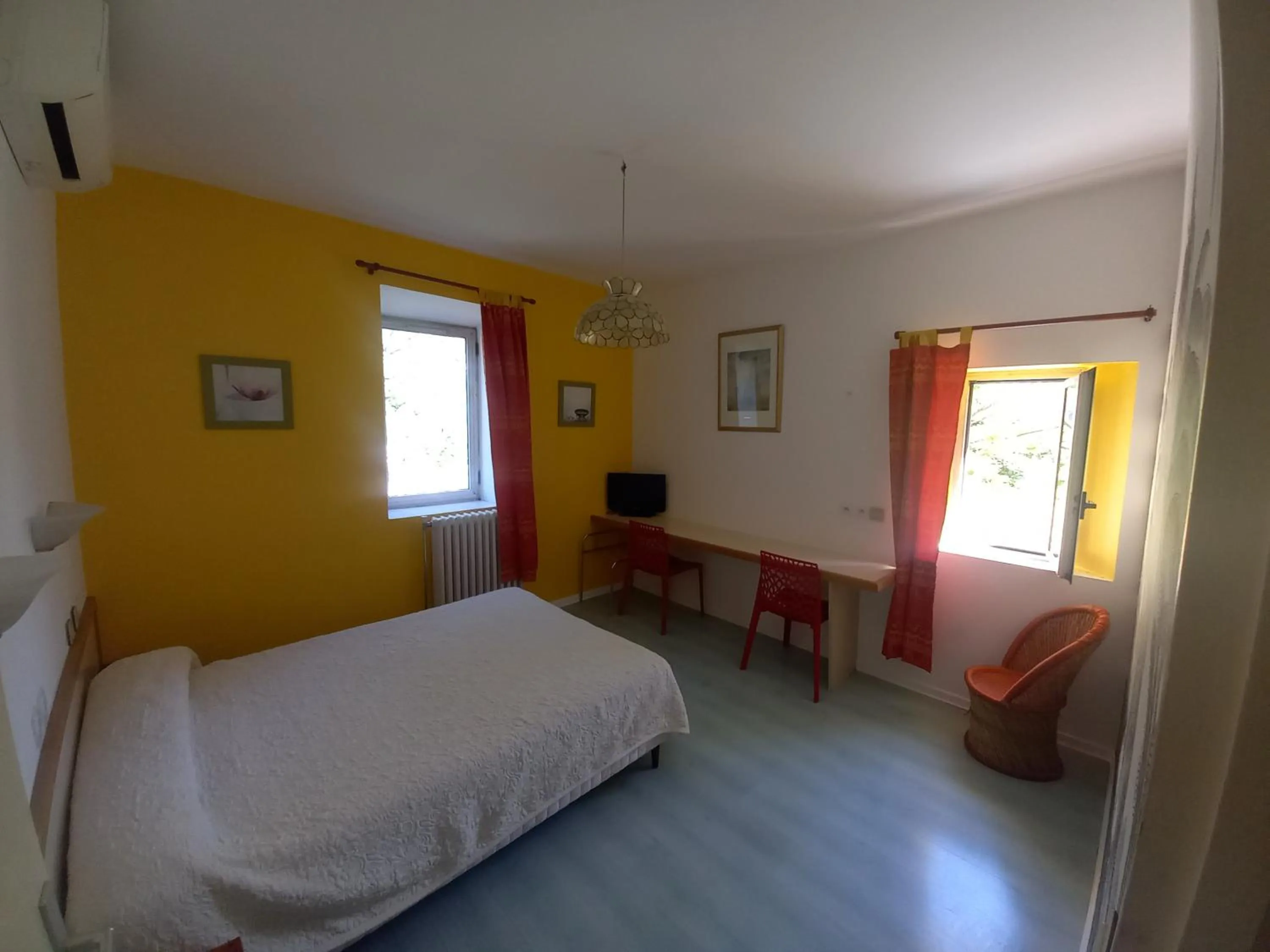 Bed in Hotel Acapulco