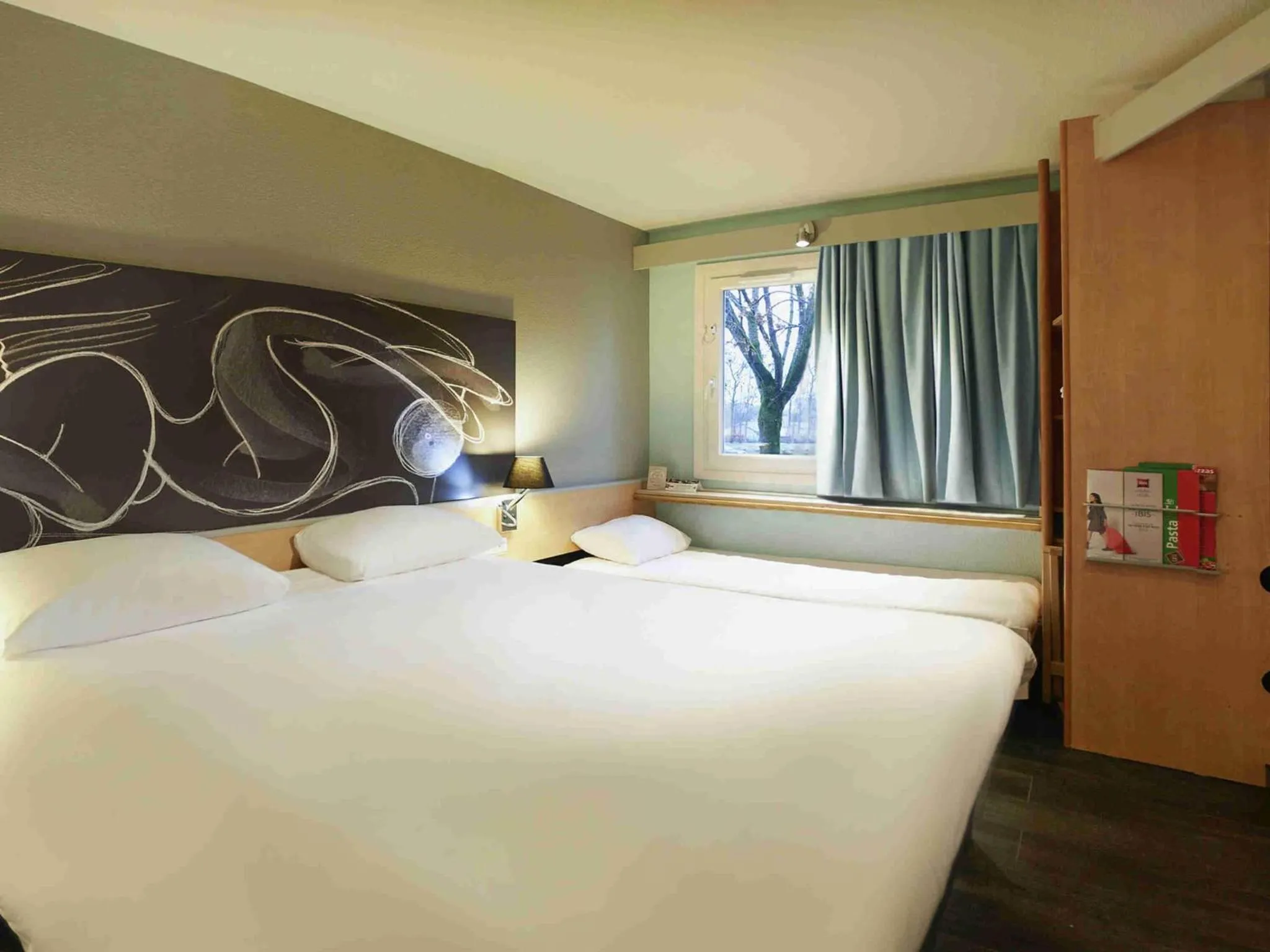 Bedroom, Bed in ibis Bourg en Bresse