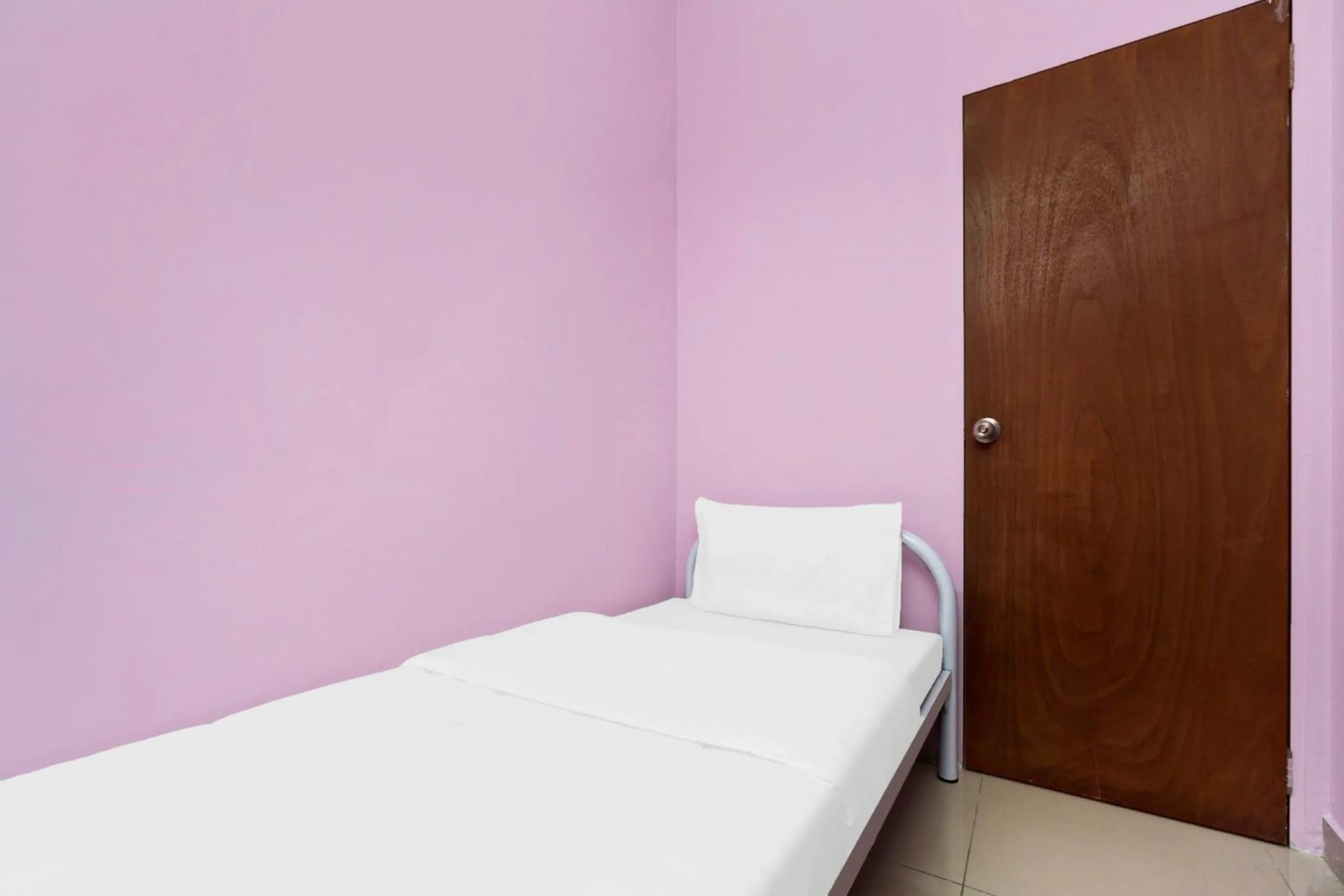 Bedroom, Bed in Hotel O City Hostel Ipoh