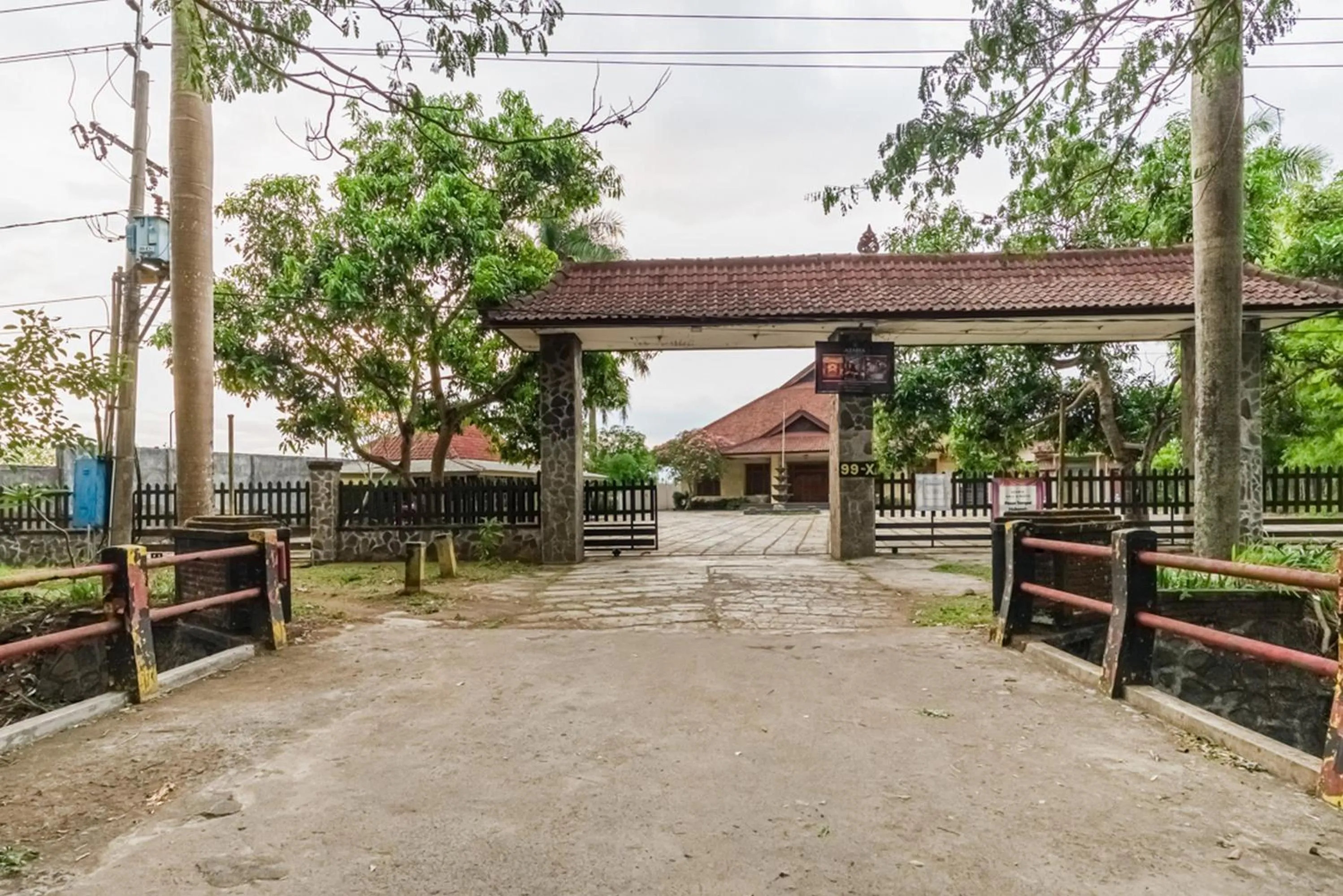 RedDoorz Syariah near Gor Ken Arok