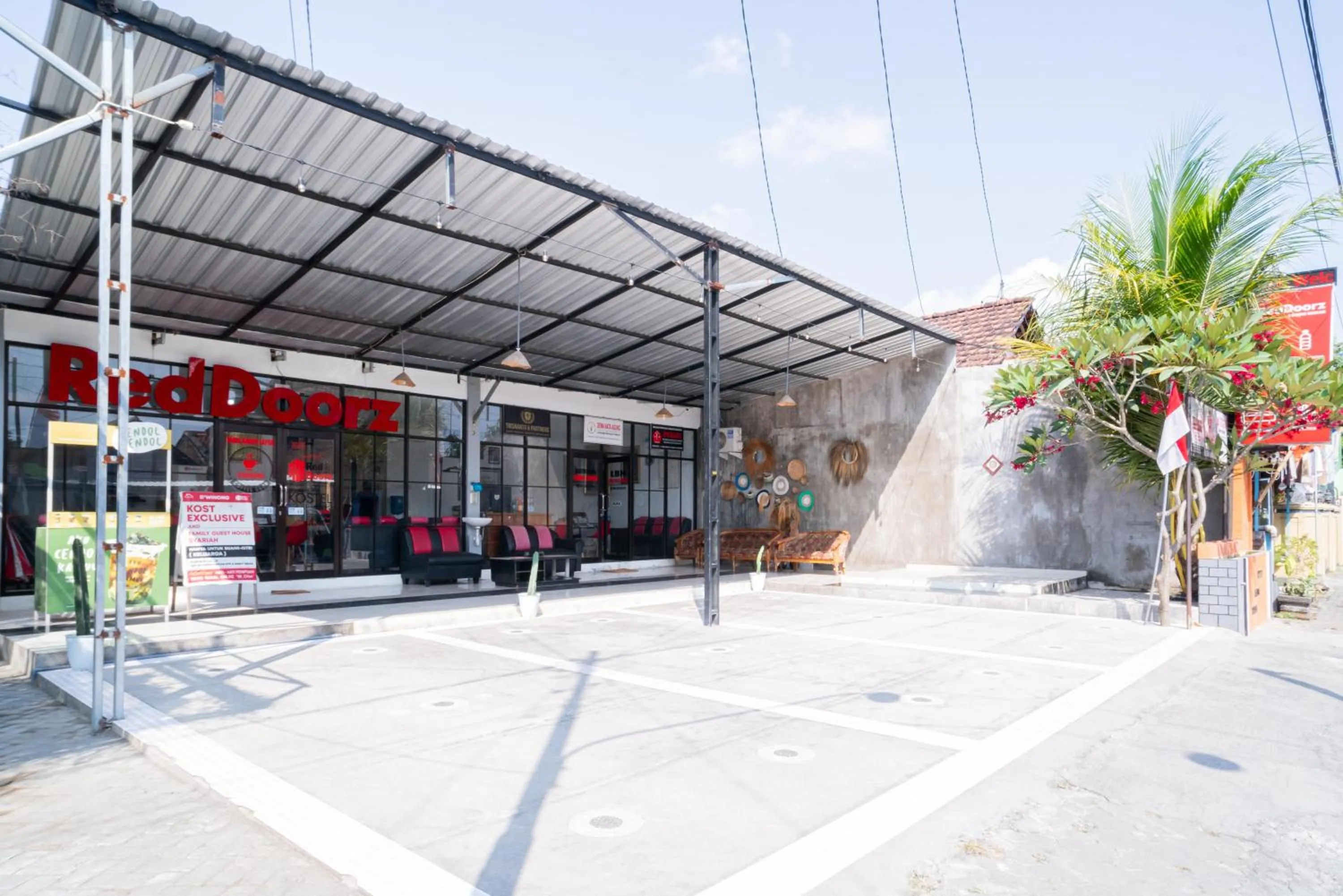 Property building in RedDoorz Syariah At Winong Nganjuk