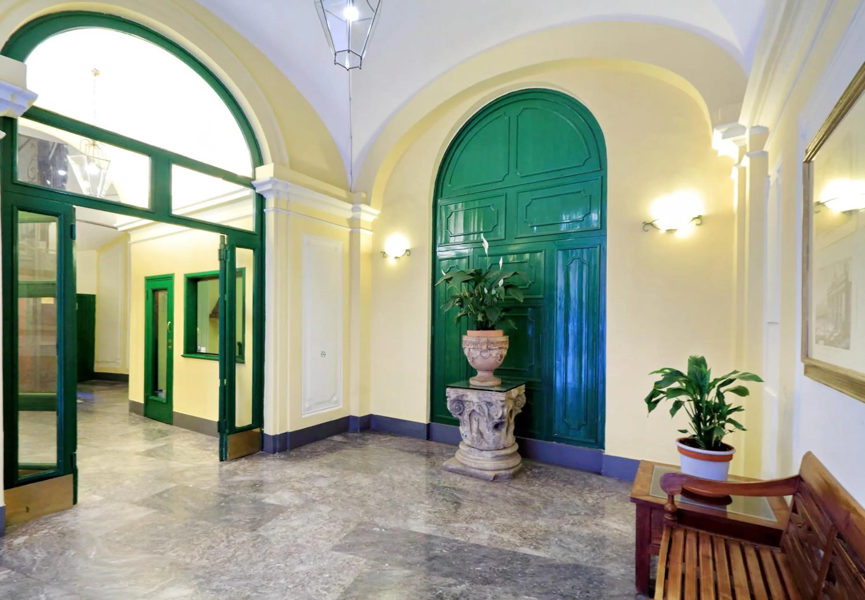 Facade/entrance in A World Aparts - 61 Margutta