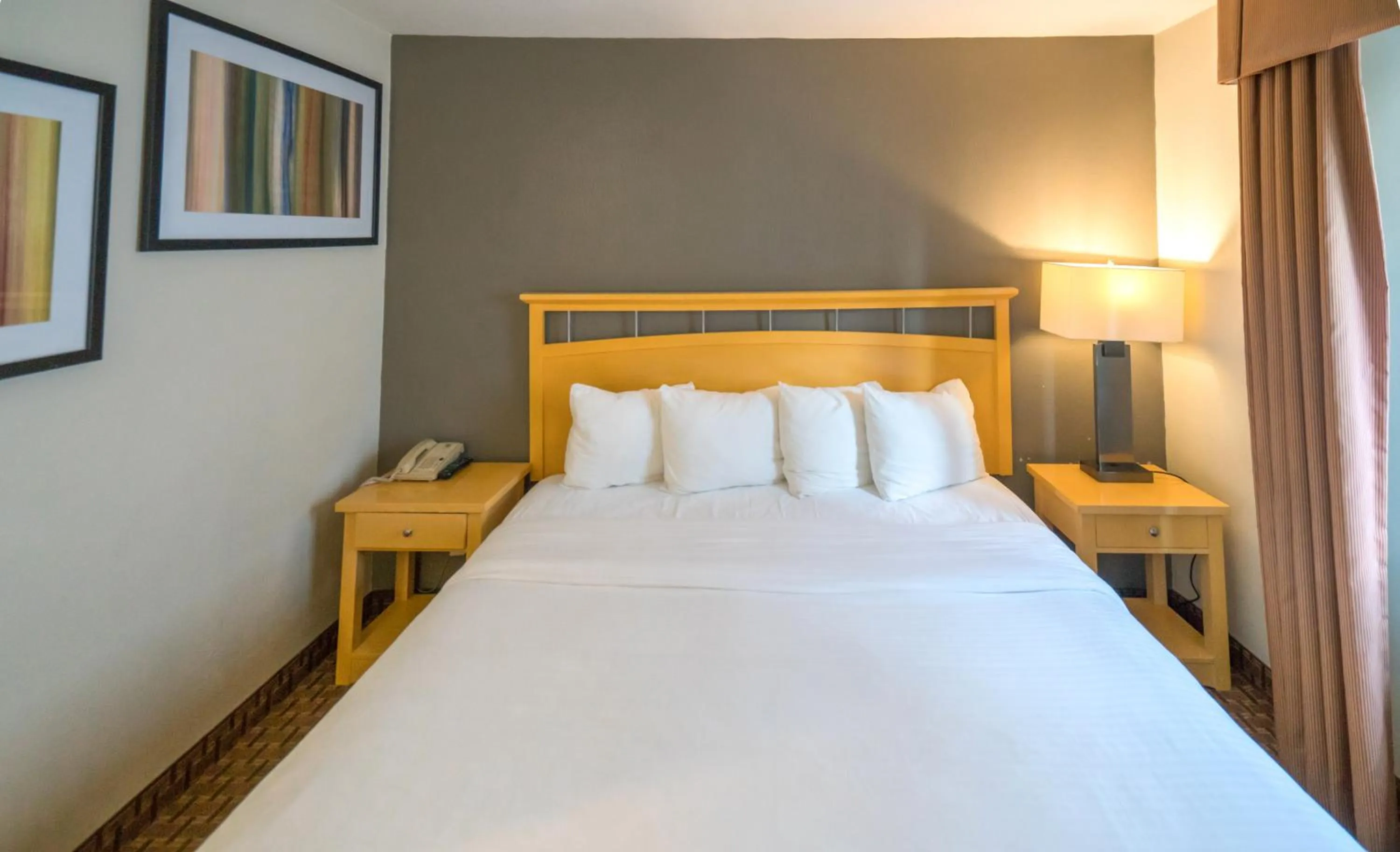 Bedroom in Hudson River Hotel