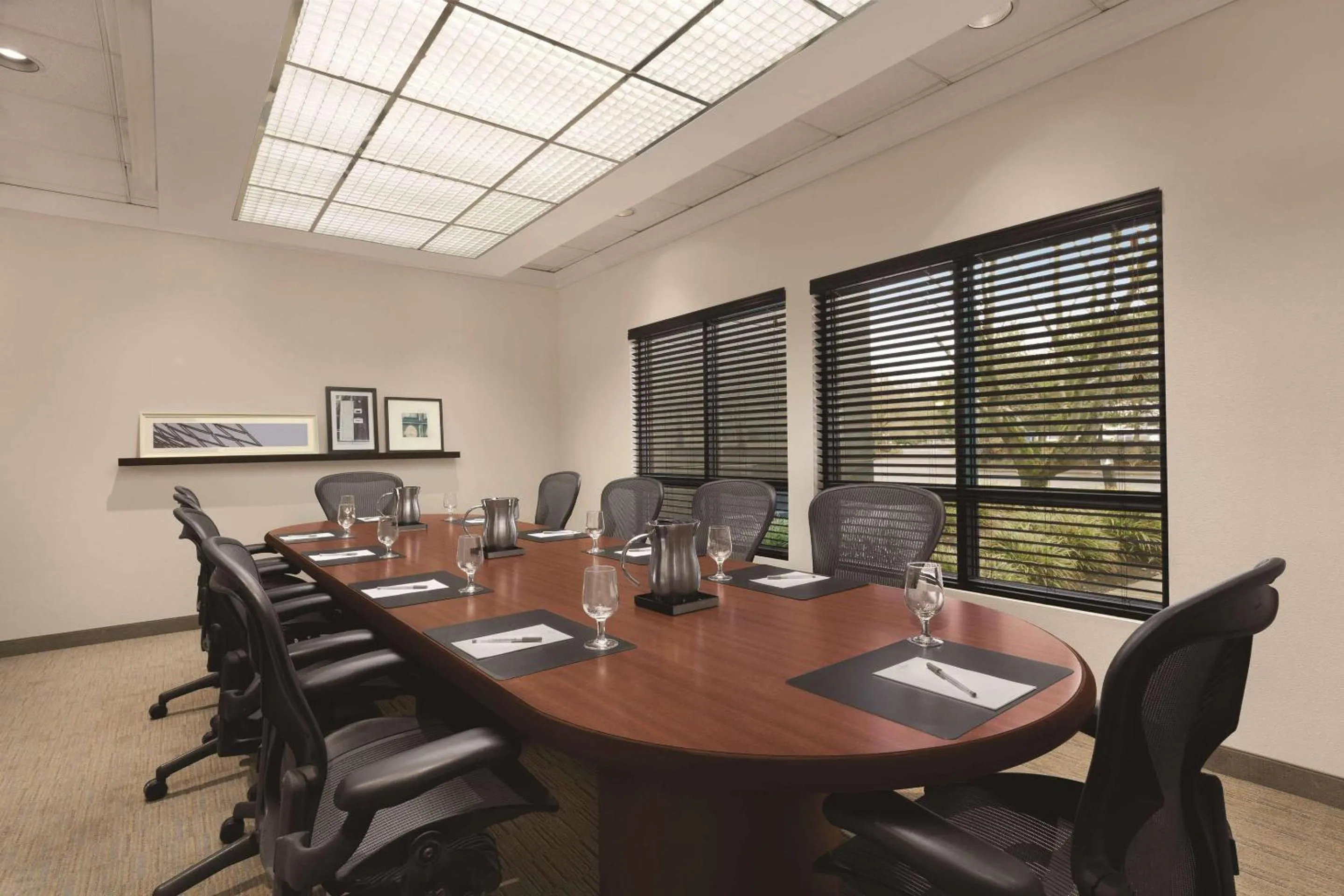 Meeting/conference room in Country Inn & Suites by Radisson, Seattle-Bothell, WA