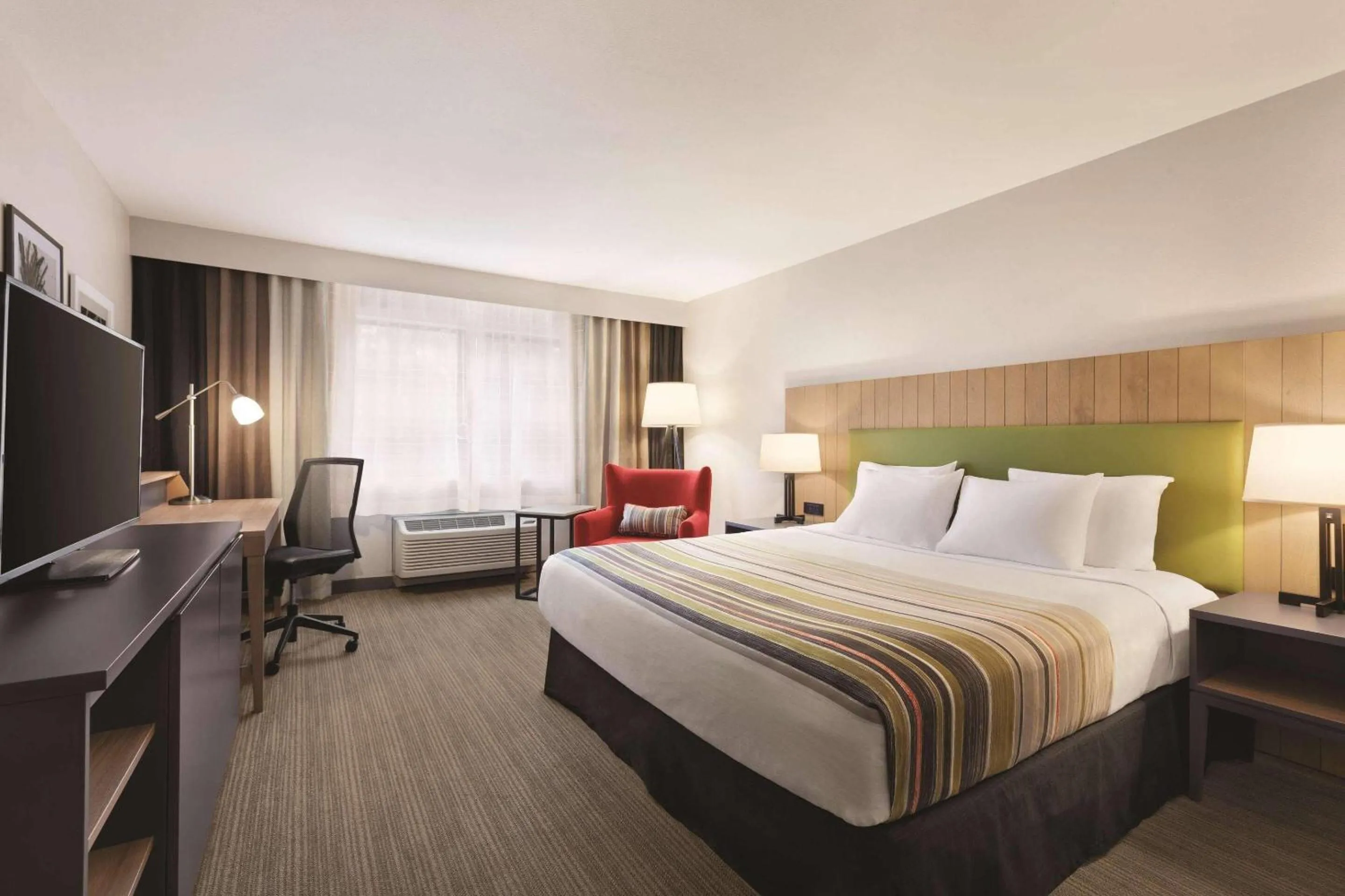 Bedroom, Bed in Country Inn & Suites by Radisson, Seattle-Bothell, WA