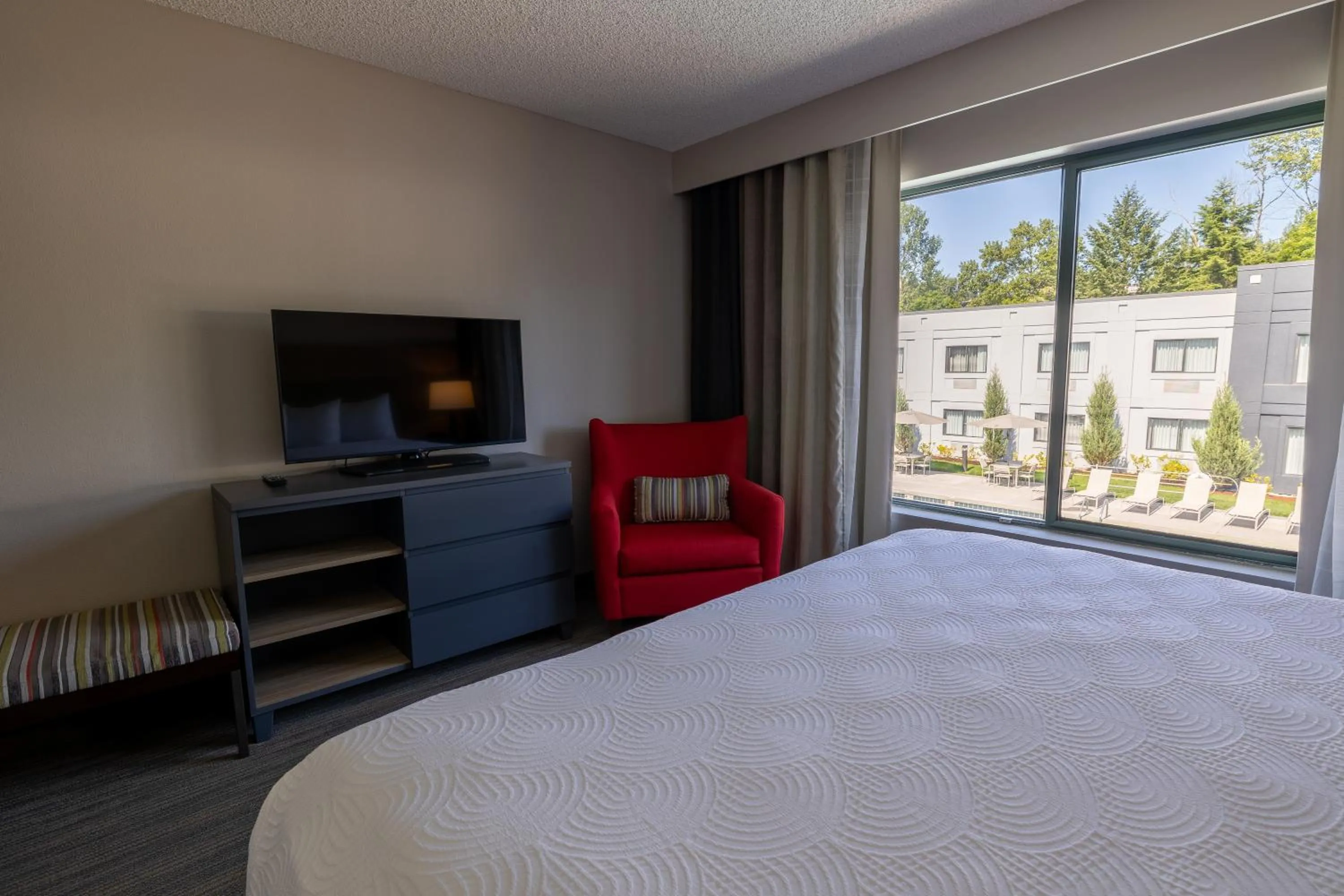 View (from property/room), Bed in Country Inn & Suites by Radisson, Seattle-Bothell, WA