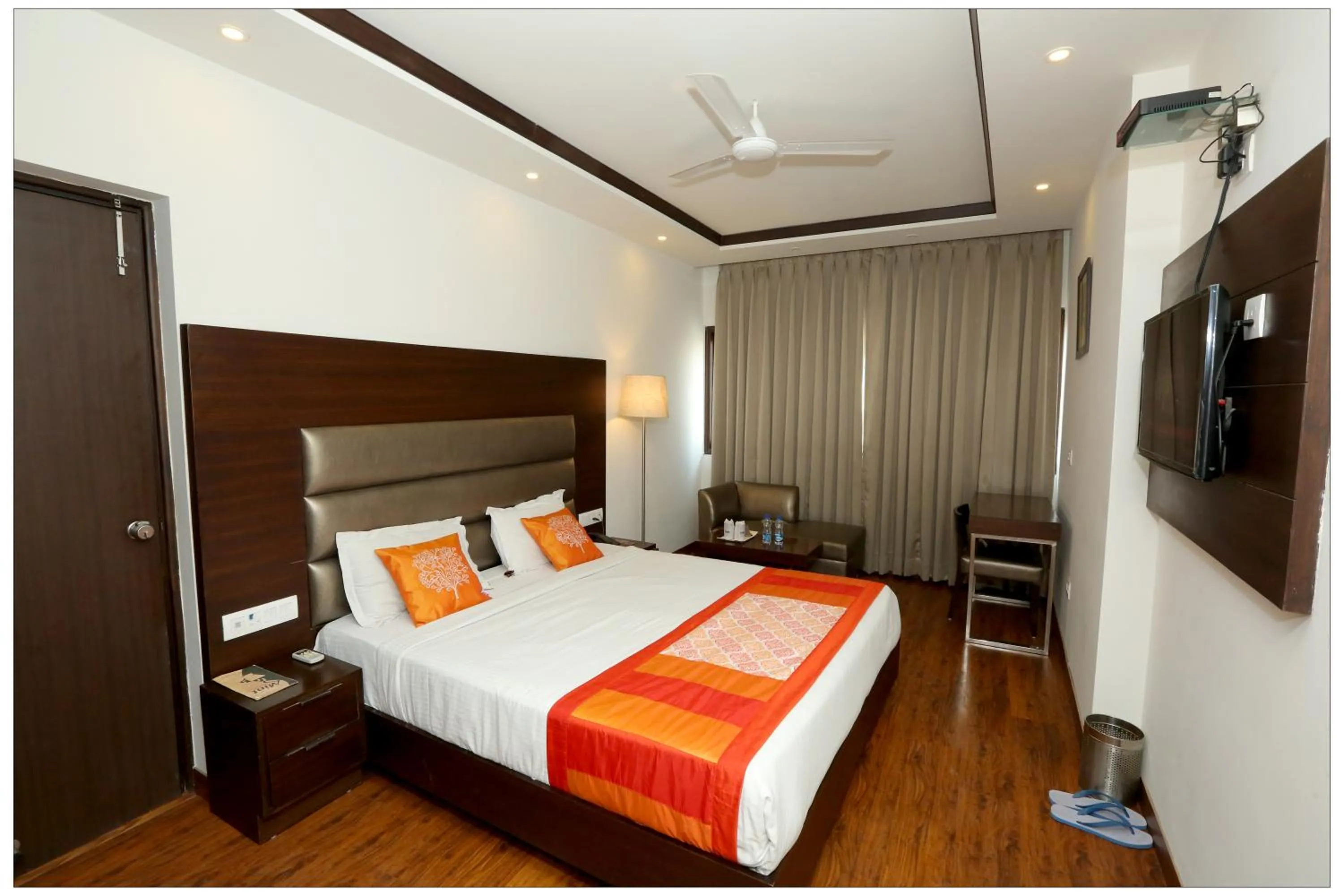 Photo of the whole room, Bed in Hotel The R Blues - Near IGI Airport New Delhi