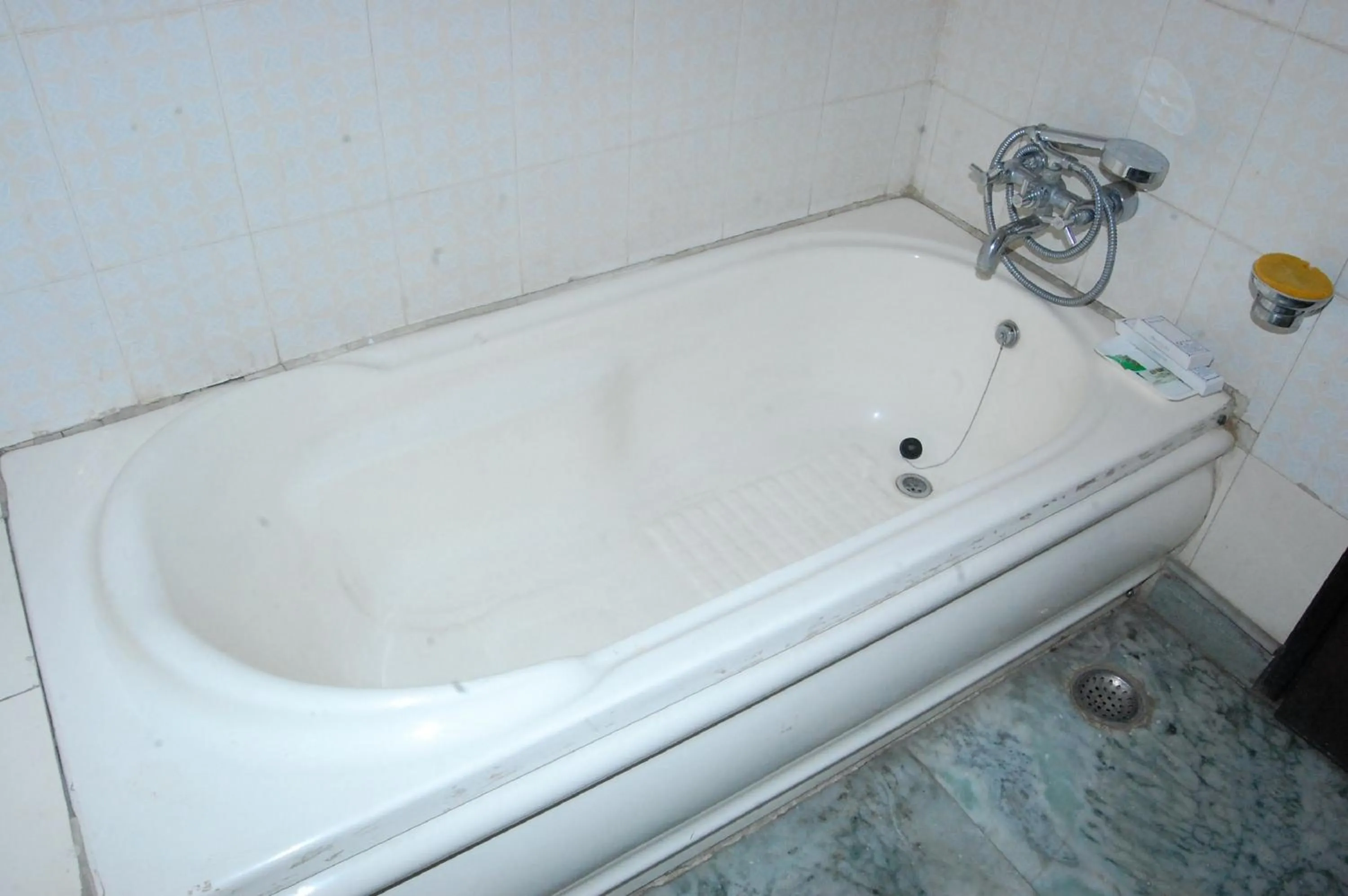 Toilet in Hotel The R Blues - Near IGI Airport New Delhi