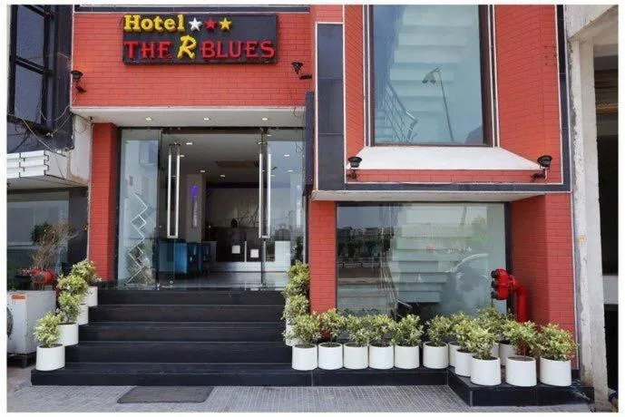 Hotel The R Blues - Near IGI Airport New Delhi