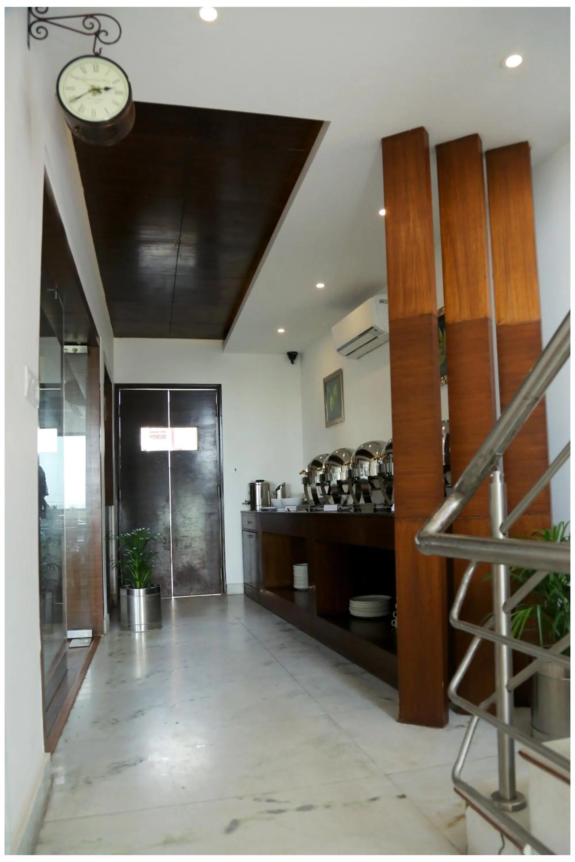 Buffet breakfast in Hotel The R Blues - Near IGI Airport New Delhi