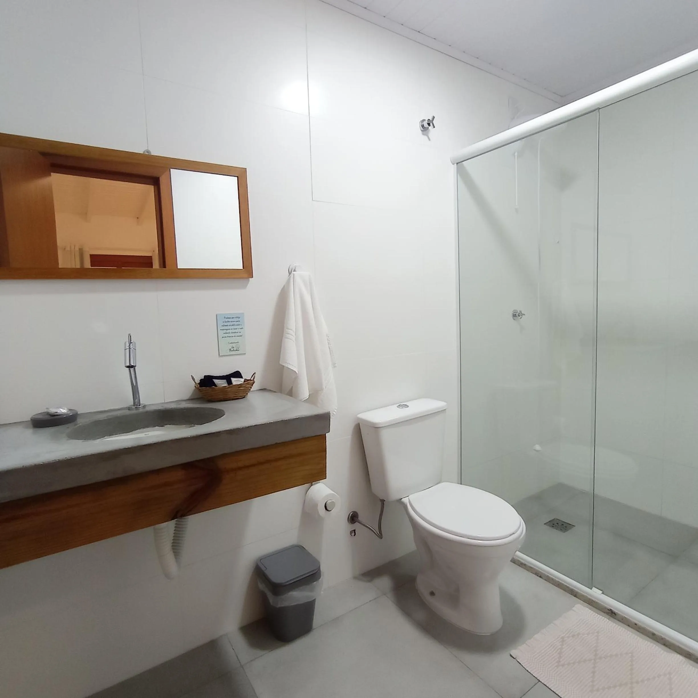 Bathroom in Pousada la Boheme Guarda do Embaú - SC