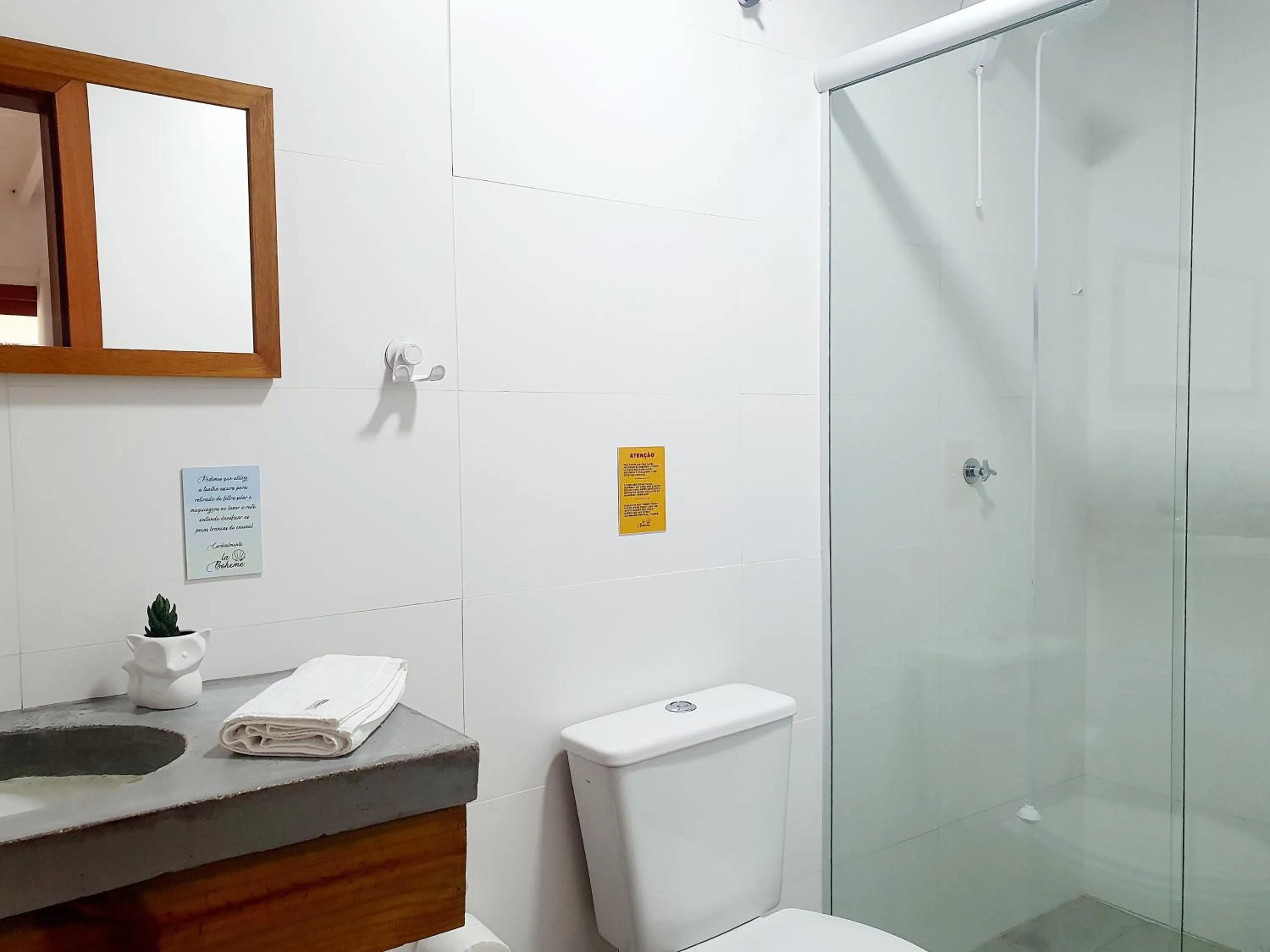 Bathroom in Pousada la Boheme Guarda do Embaú - SC