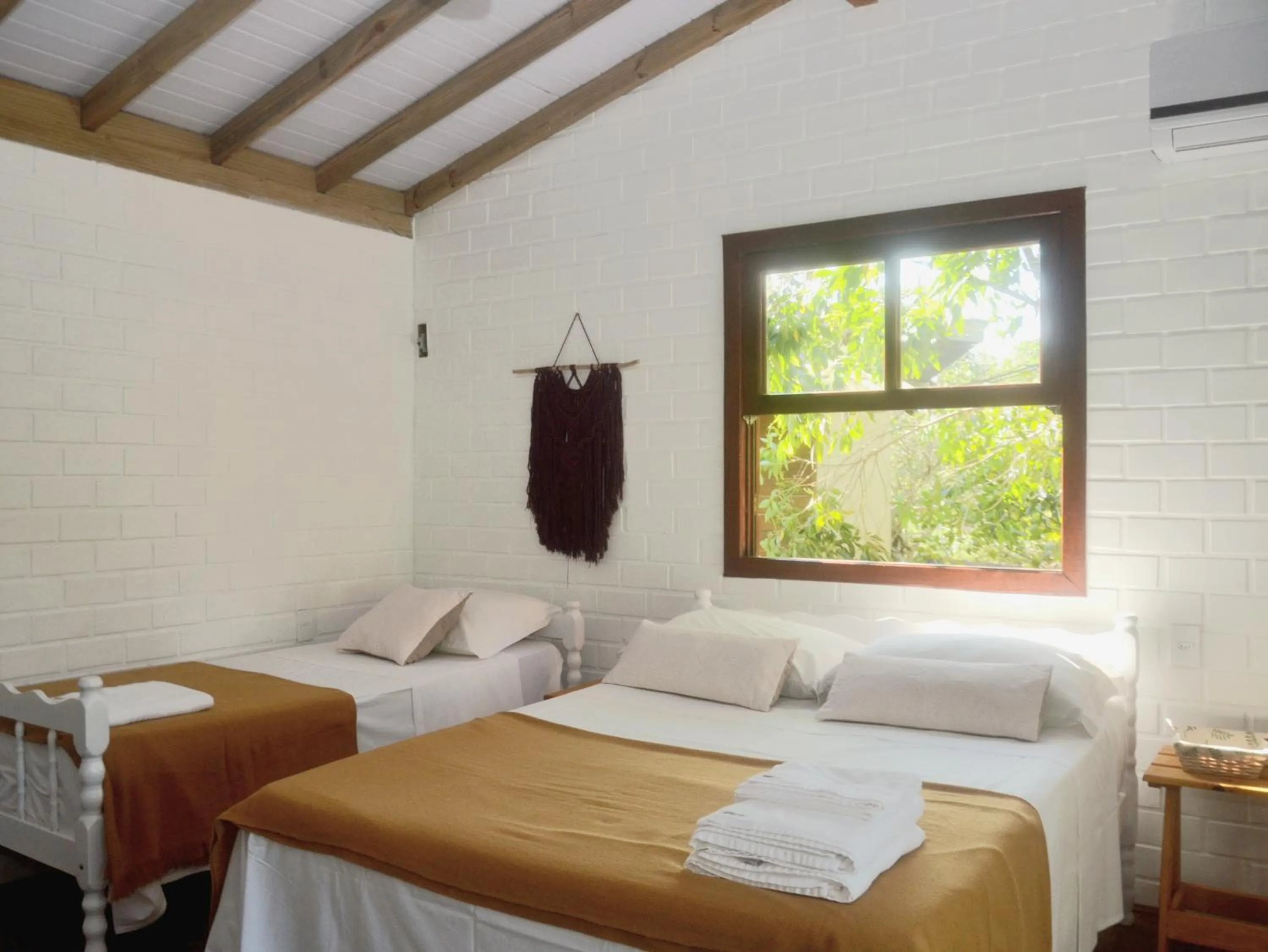 Photo of the whole room, Bed in Pousada la Boheme Guarda do Embaú - SC