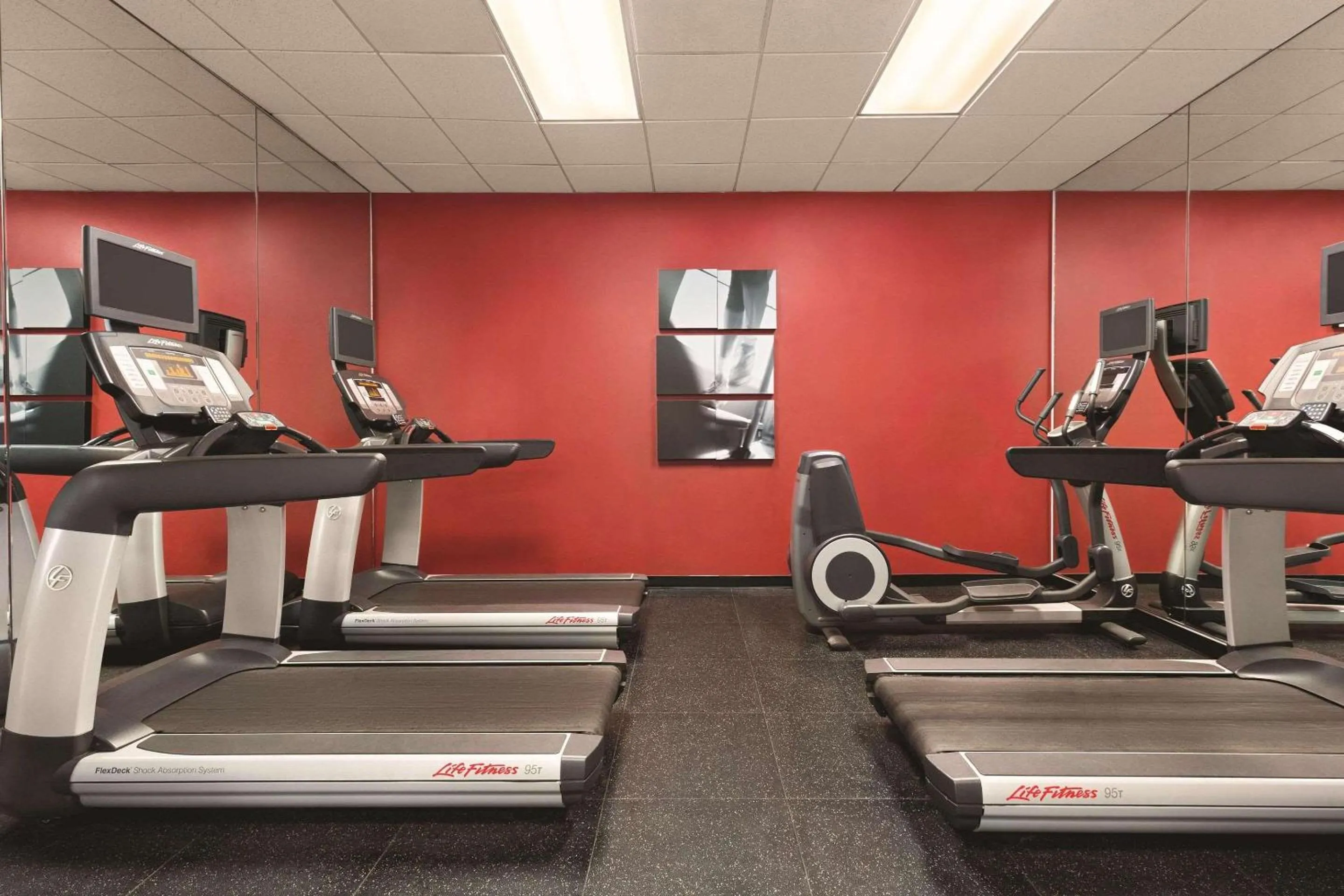 Fitness centre/facilities in Radisson Hotel Seattle Airport