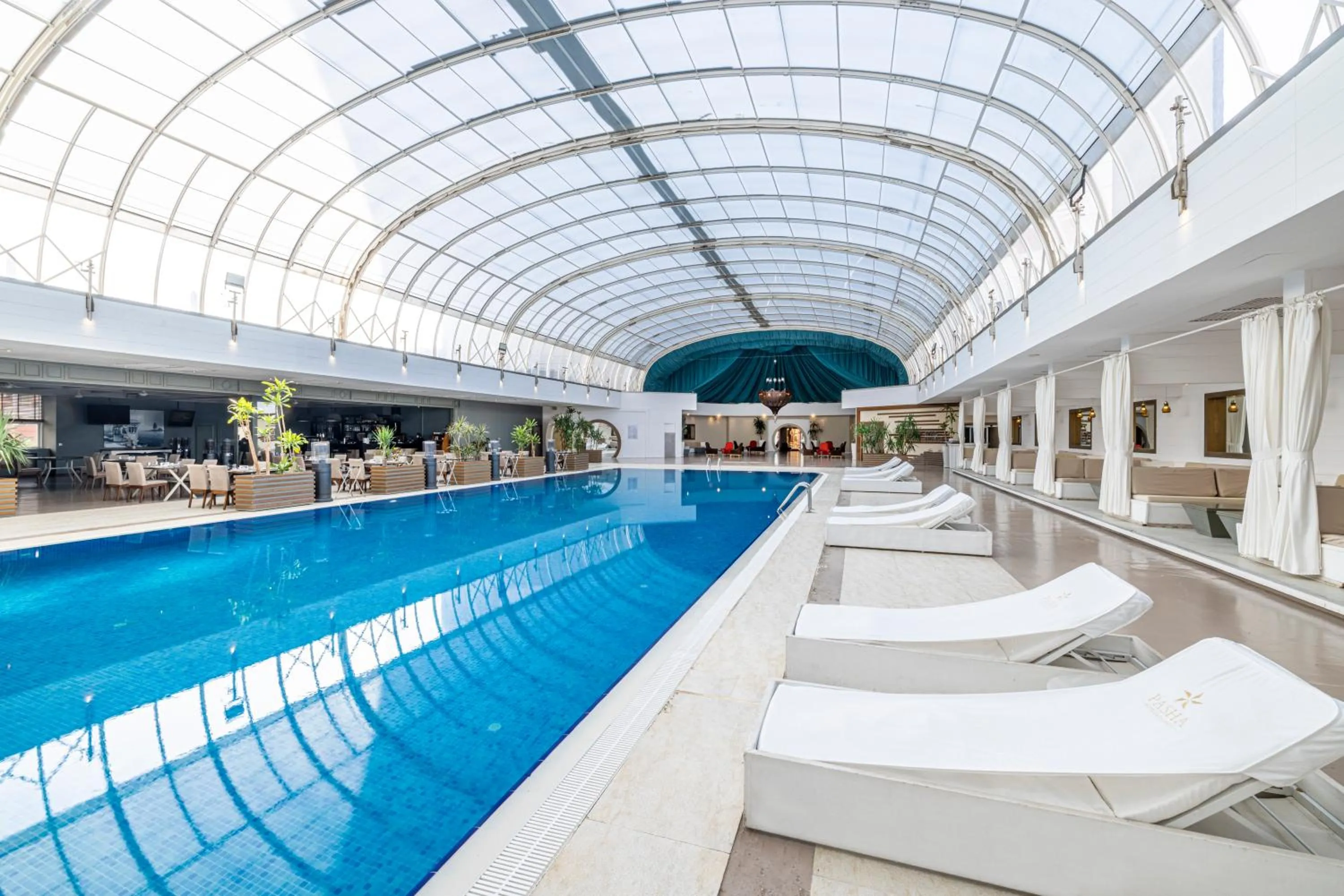 Swimming pool in Grand Pasha Lefkosa Hotel & Casino