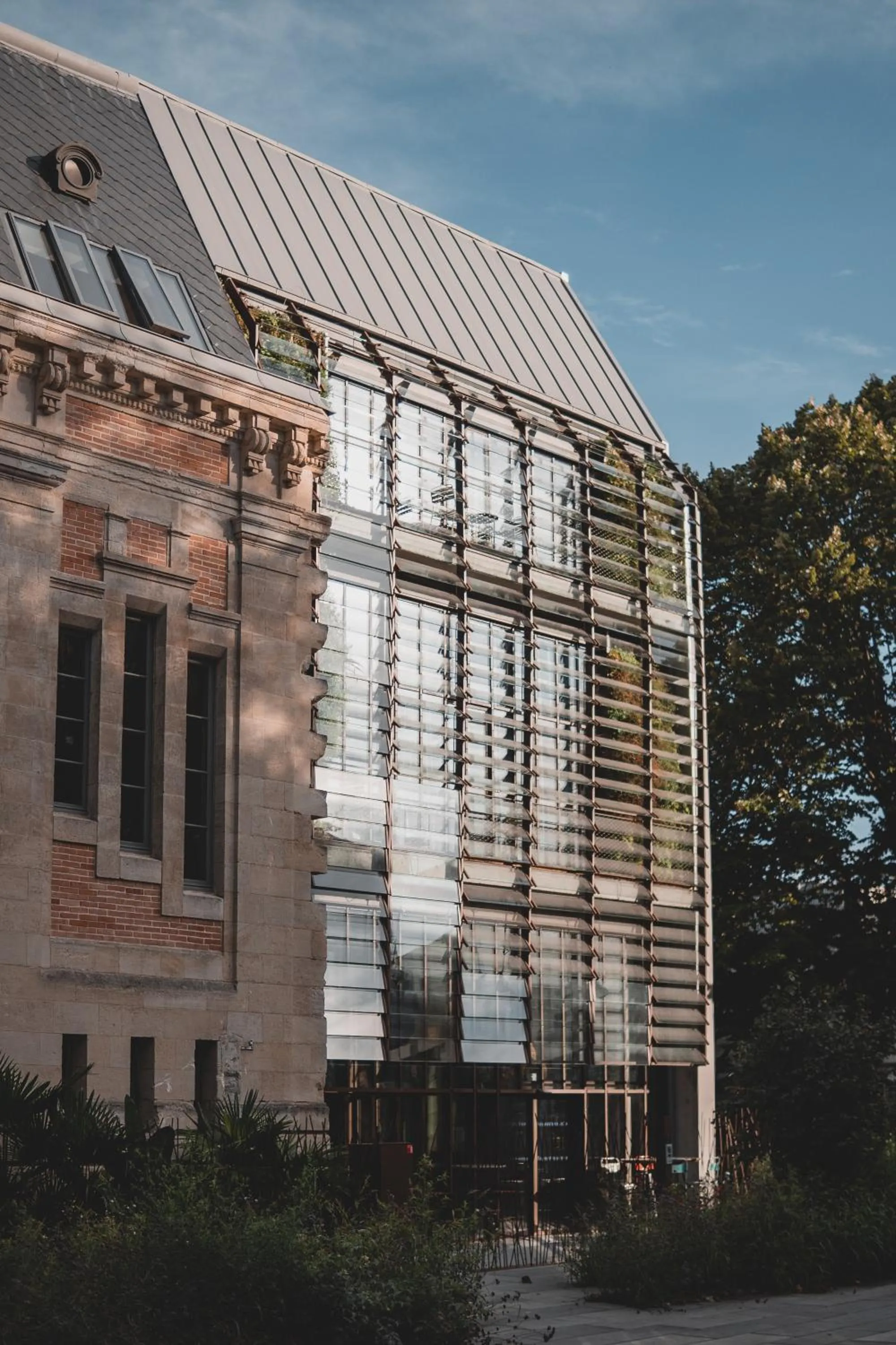 Property building in Hotel La Zoologie & Spa Bordeaux