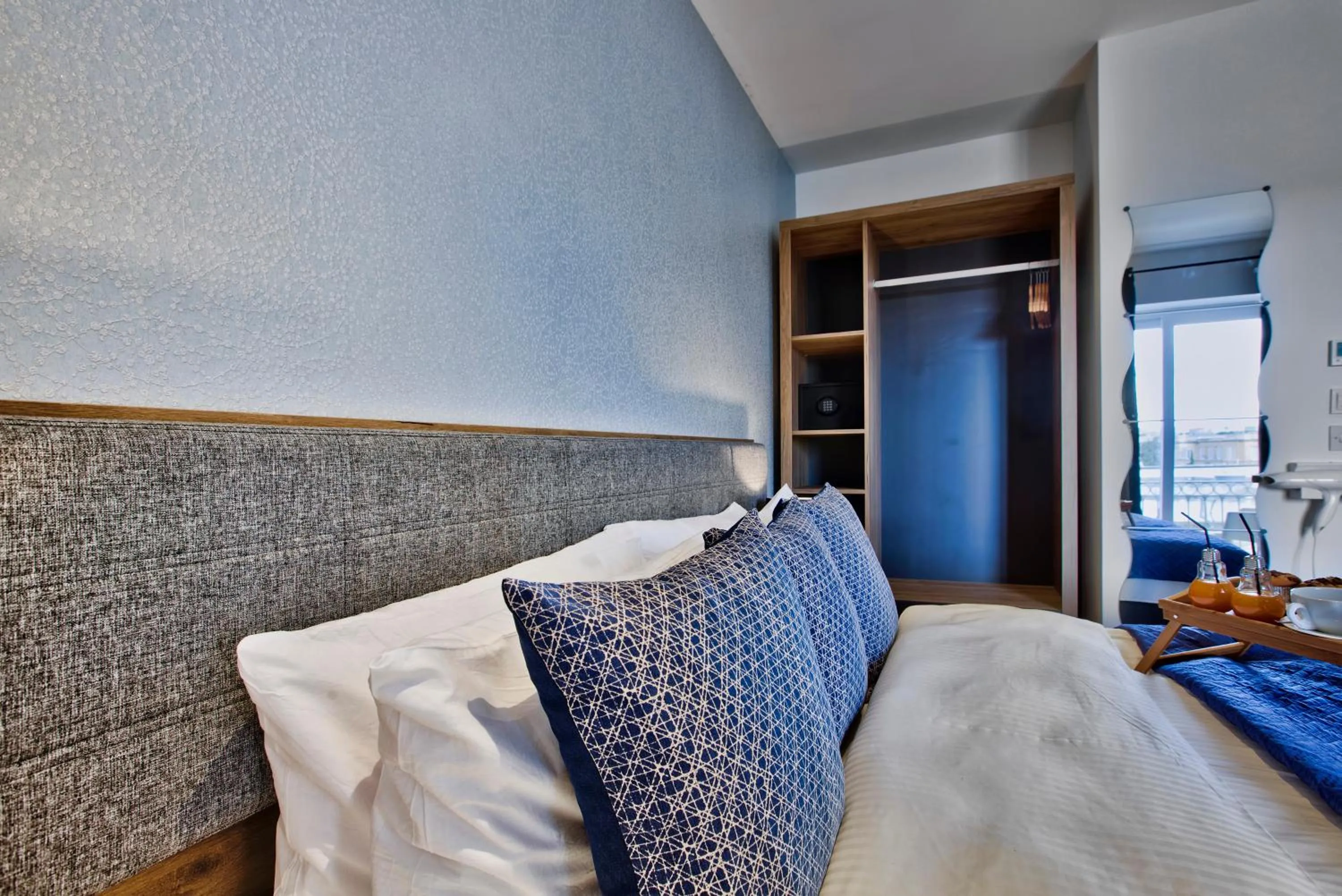 Bed in Tritoni Valletta Boutique Hotel