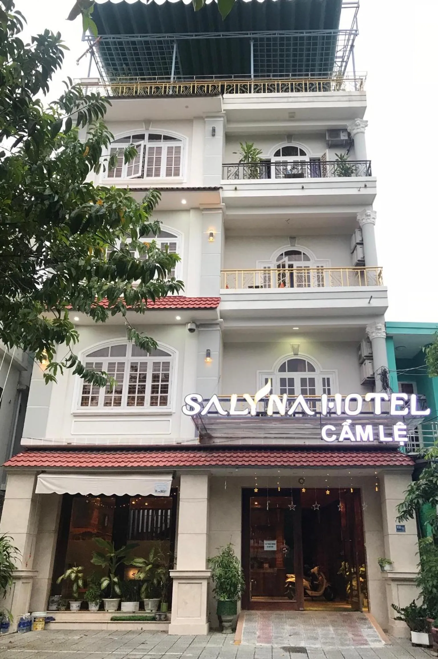 Property building in Salyna Motel