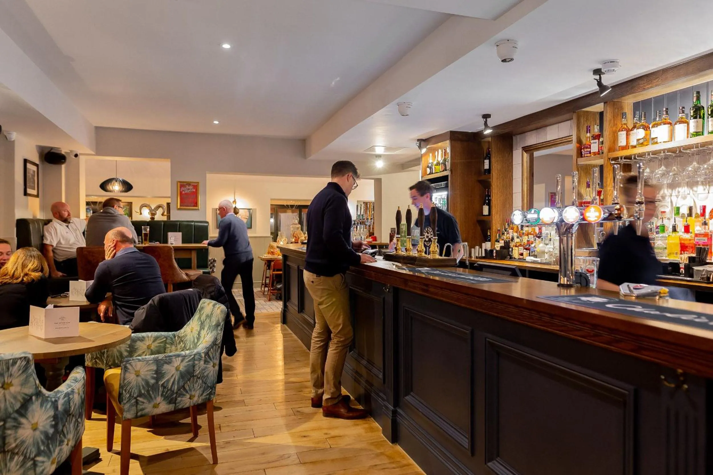 Restaurant/places to eat in The Eaton Oak