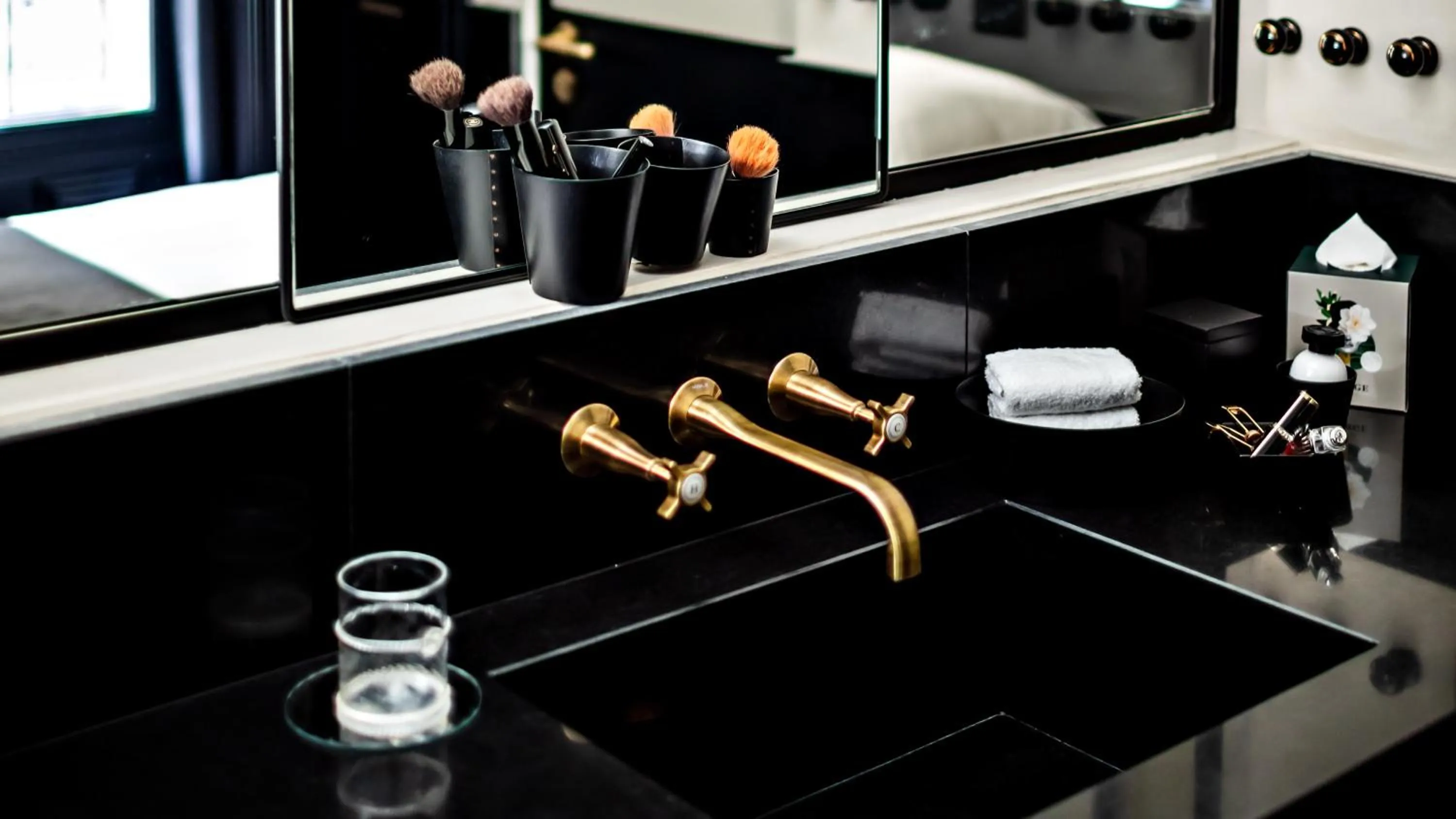 Bathroom in Monsieur George Hotel & Spa - Champs-Elysées