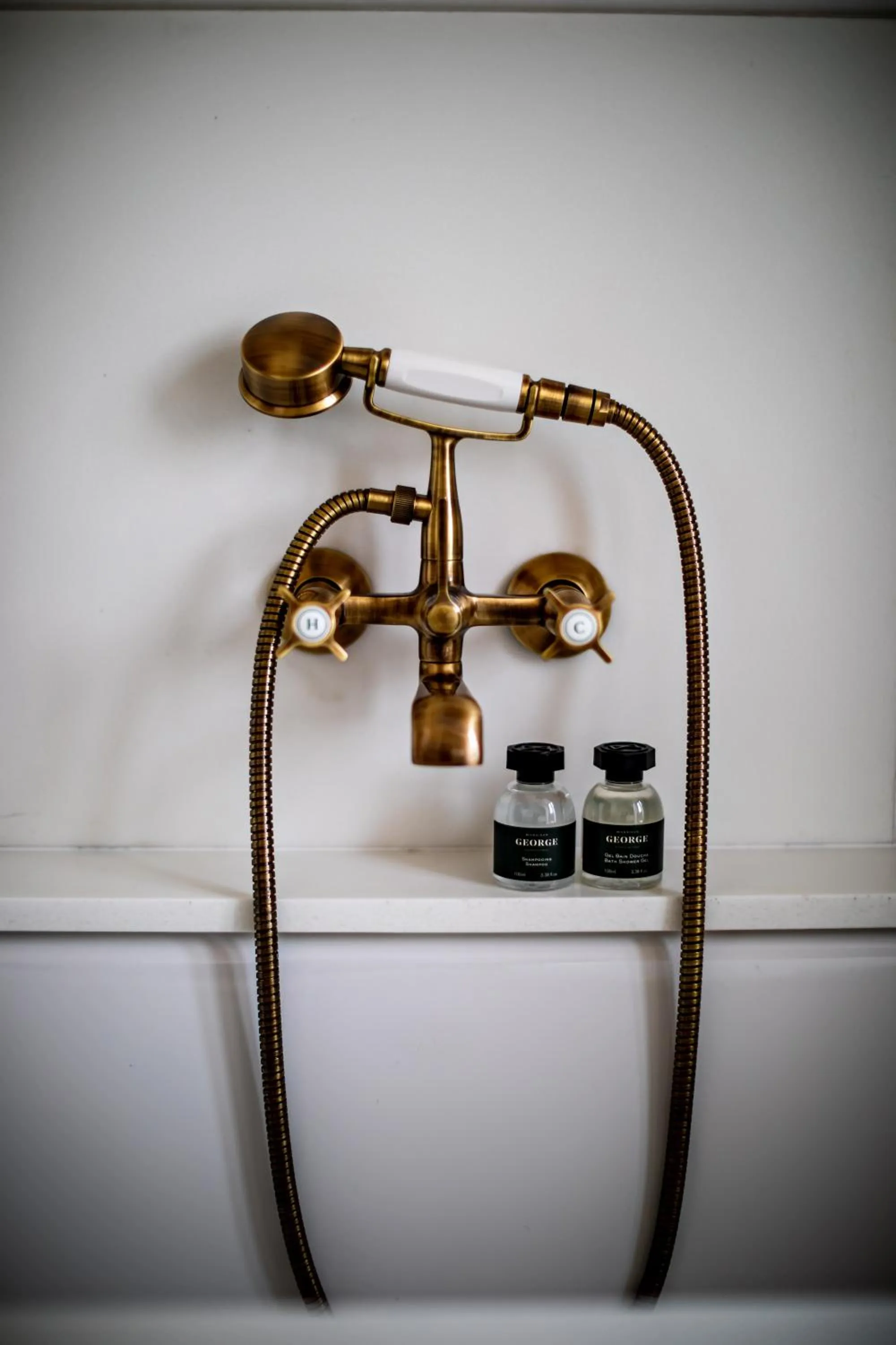 Bath in Monsieur George Hotel & Spa - Champs-Elysées