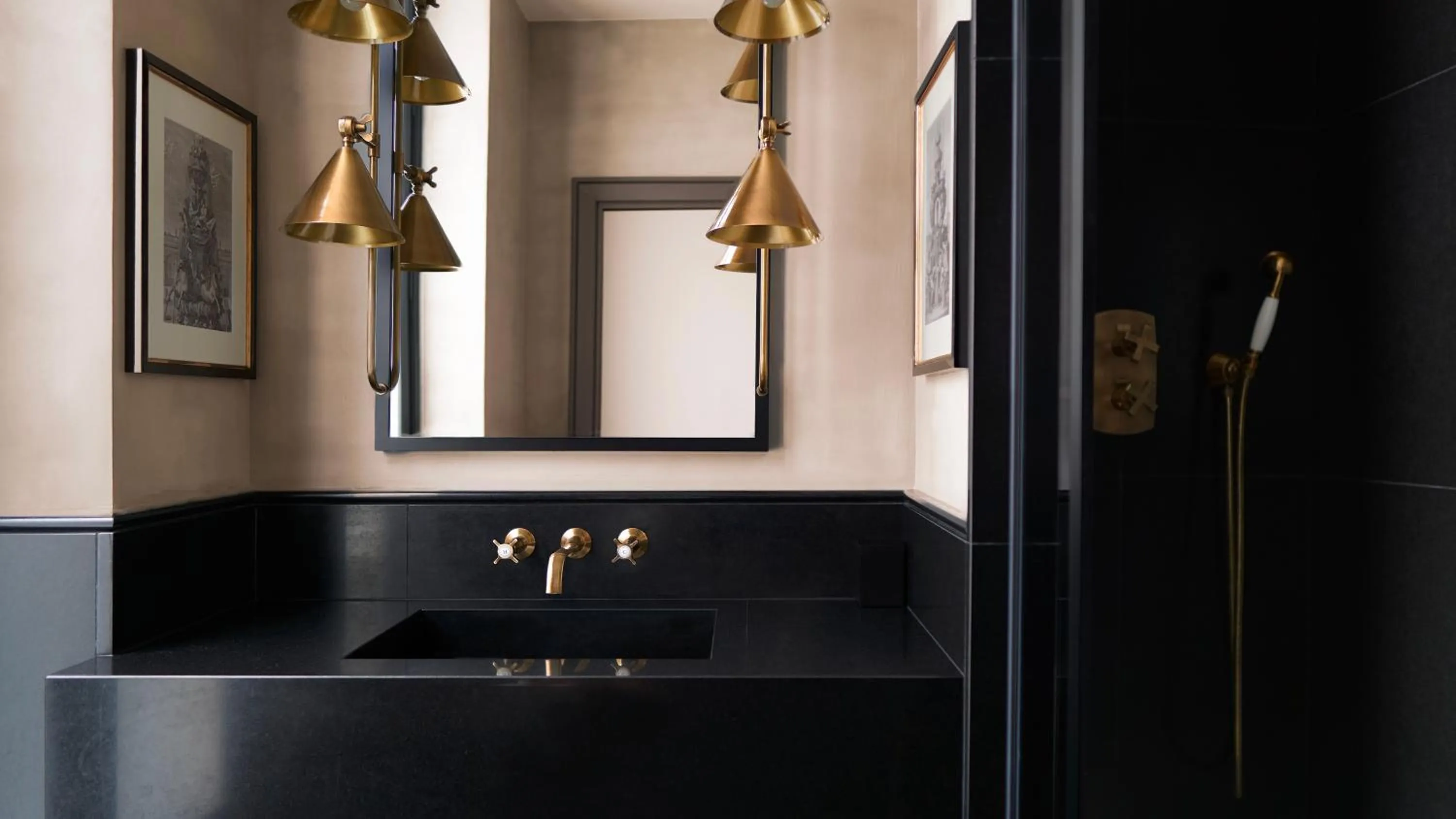 Bathroom in Monsieur George Hotel & Spa - Champs-Elysées