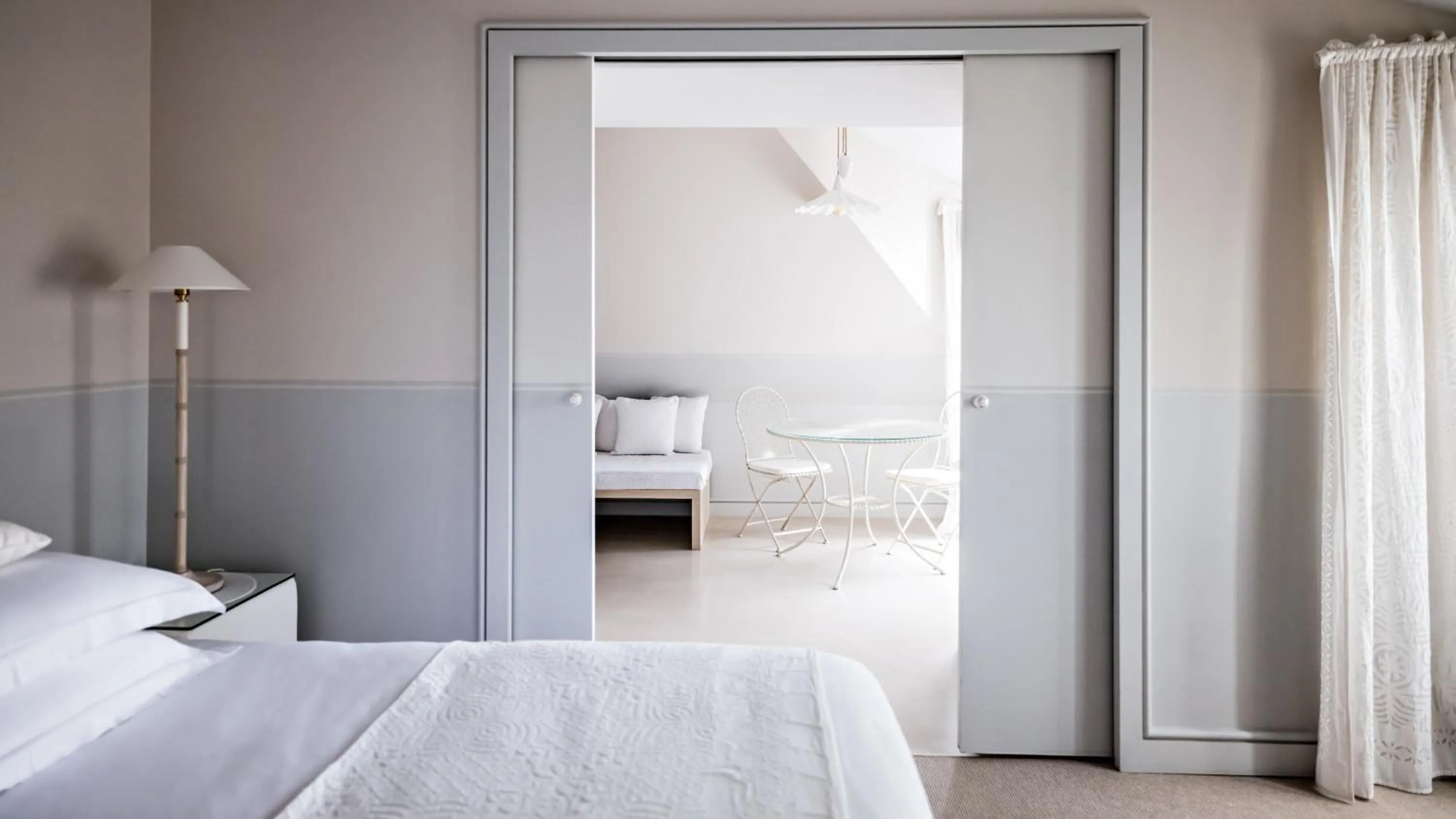 Bedroom, Bed in Monsieur George Hotel & Spa - Champs-Elysées