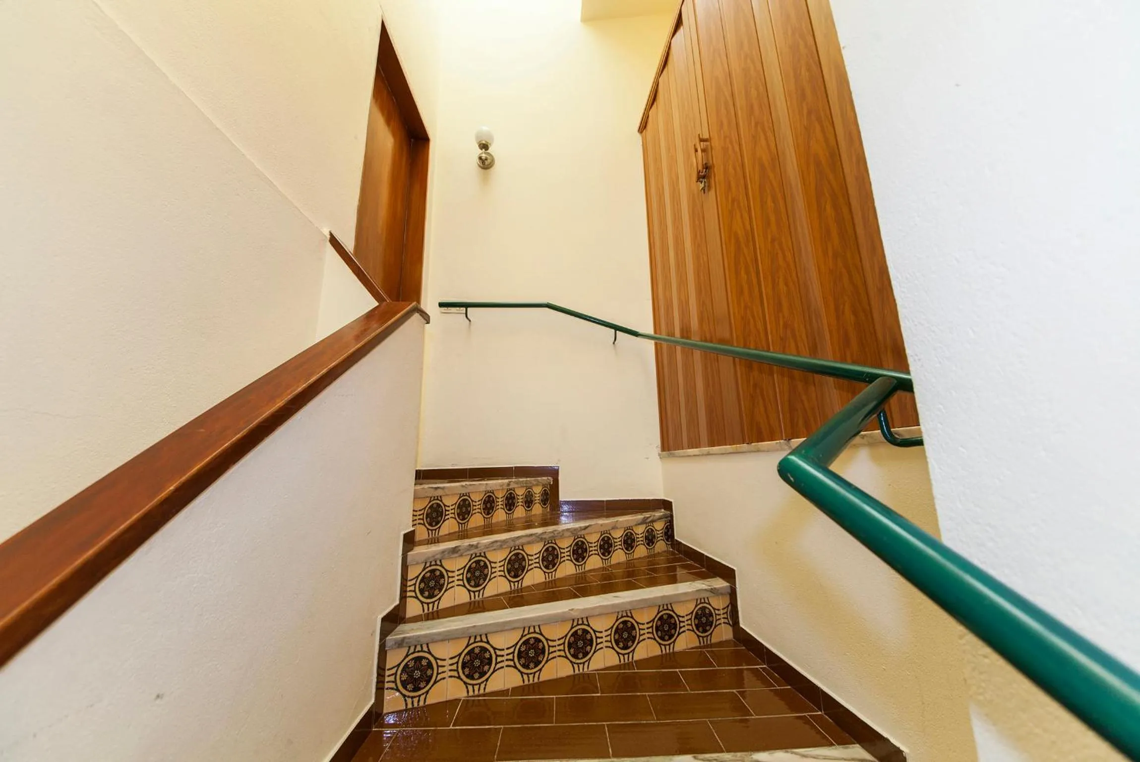 Facade/entrance in Casa Alferes in Downtown Lagos