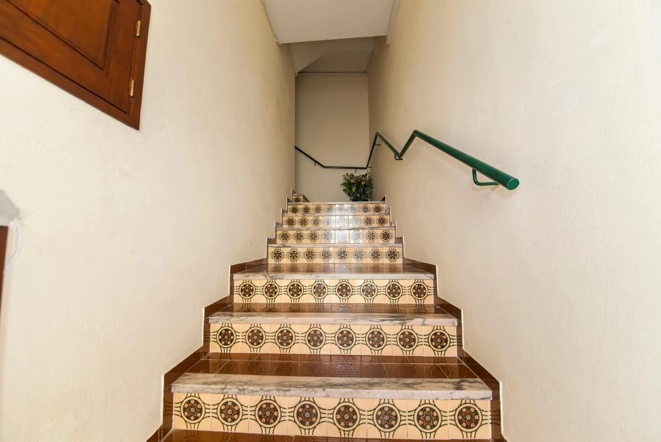 Facade/entrance in Casa Alferes in Downtown Lagos