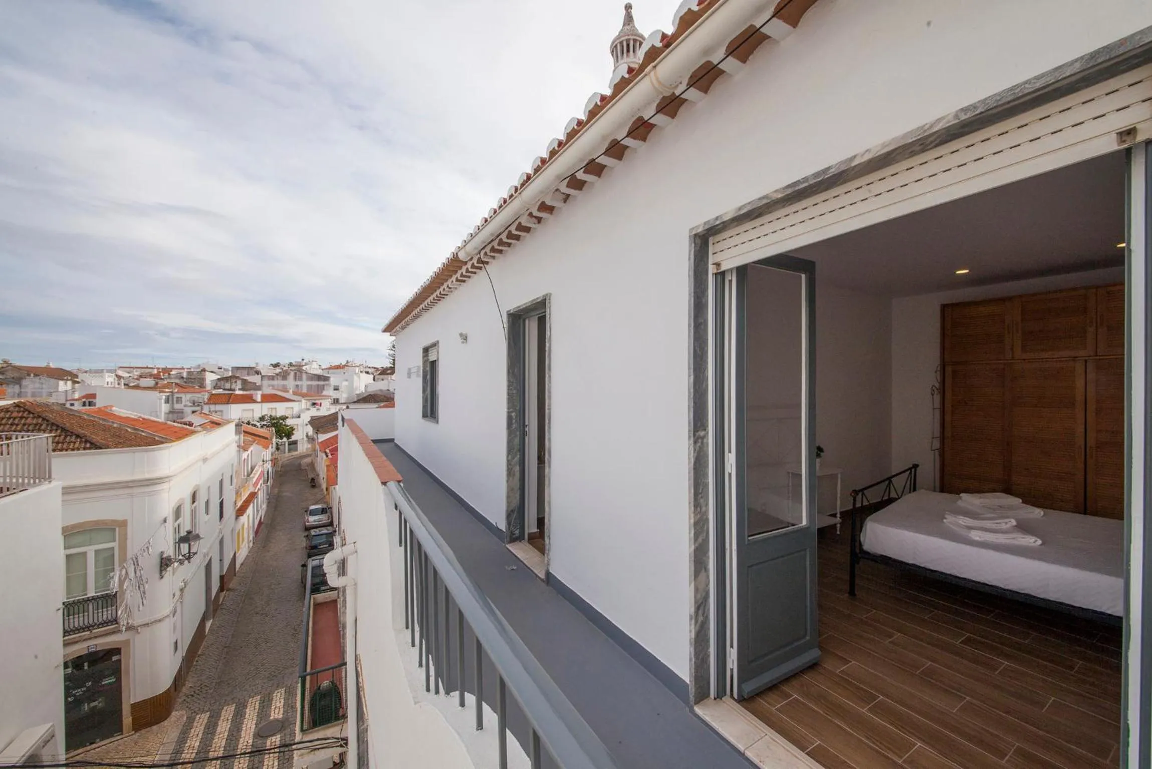 Balcony/Terrace, Bed in Casa Alferes in Downtown Lagos