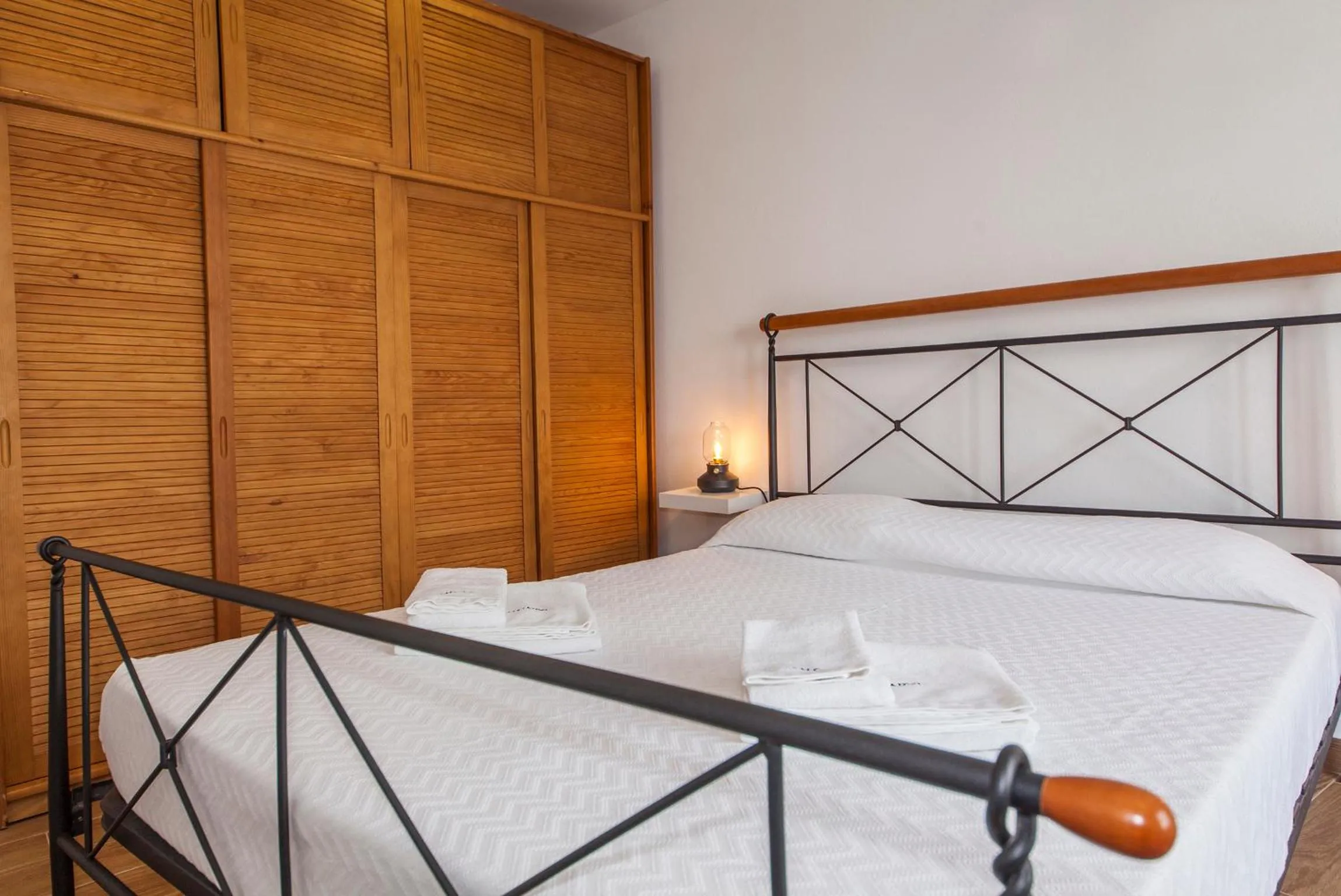 Bed in Casa Alferes in Downtown Lagos