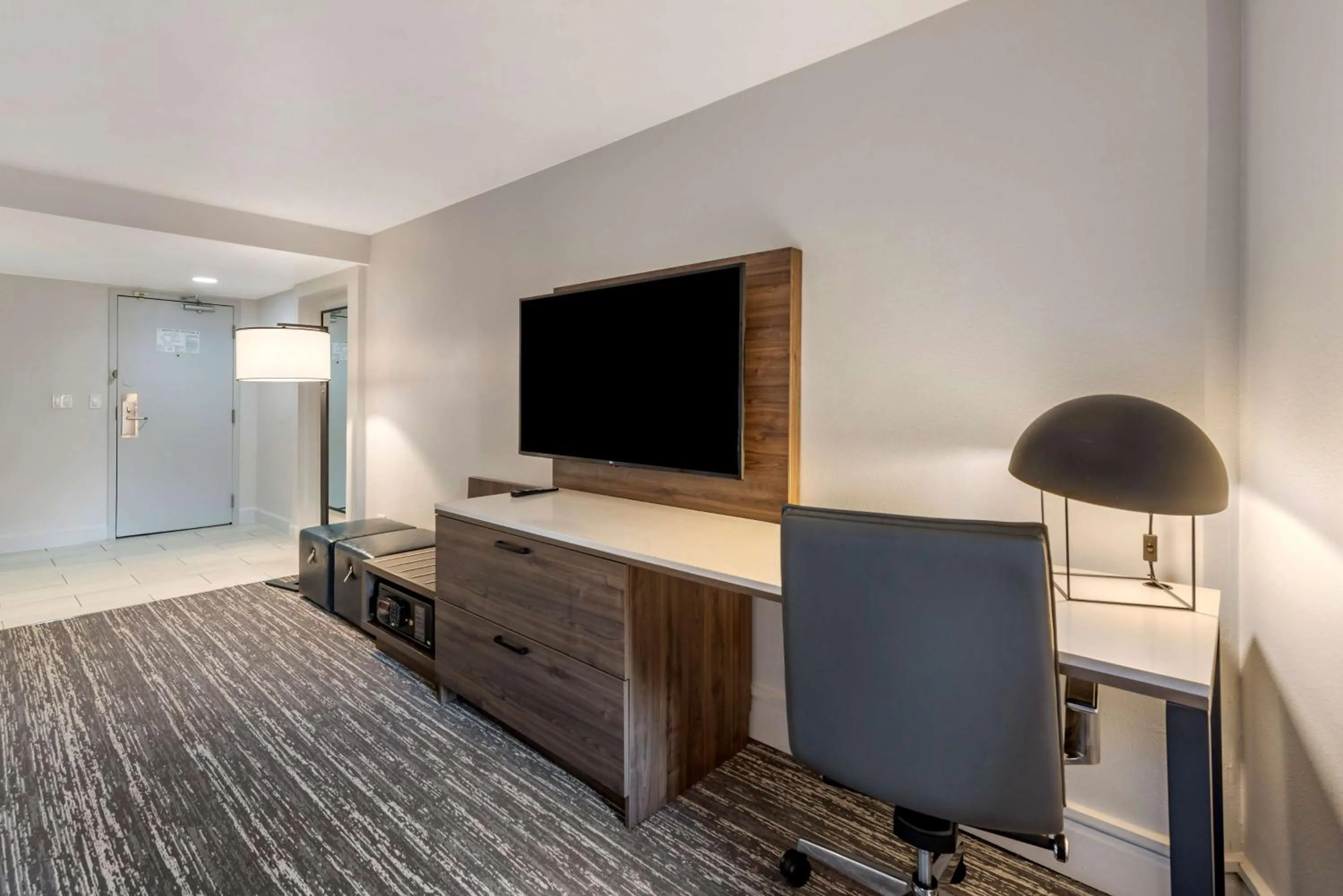 Photo of the whole room in Best Western Premier Denver East