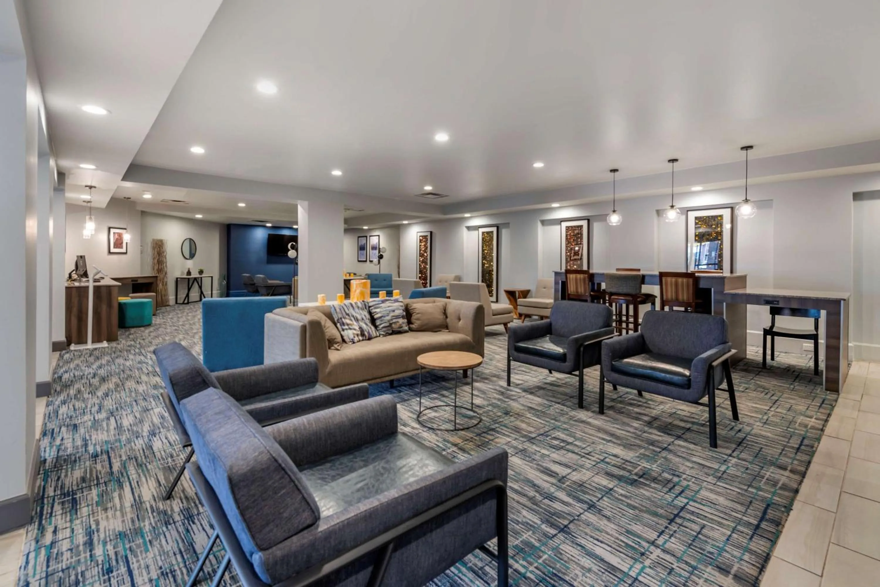 Lobby or reception in Best Western Premier Denver East