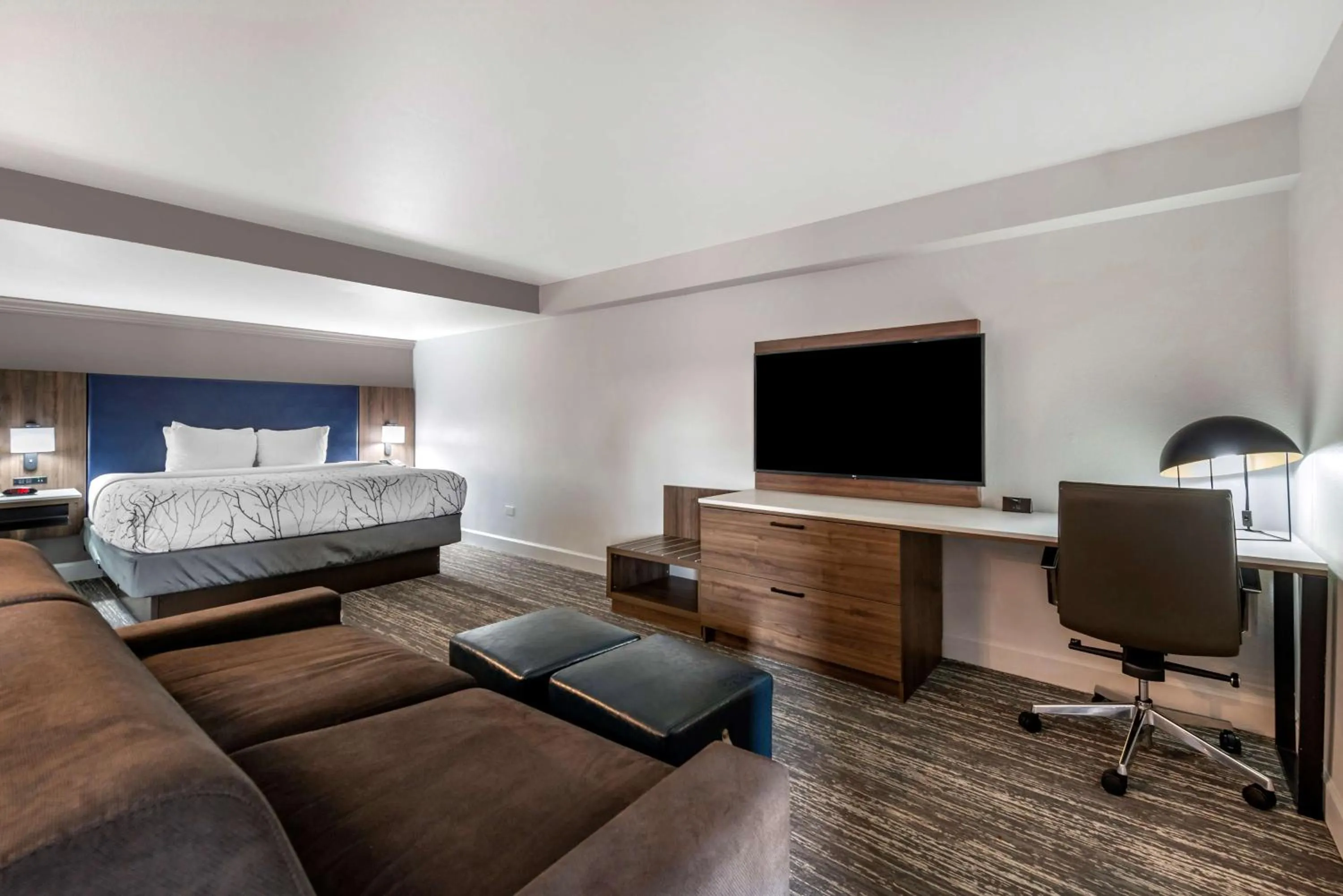 Photo of the whole room, Bed in Best Western Premier Denver East