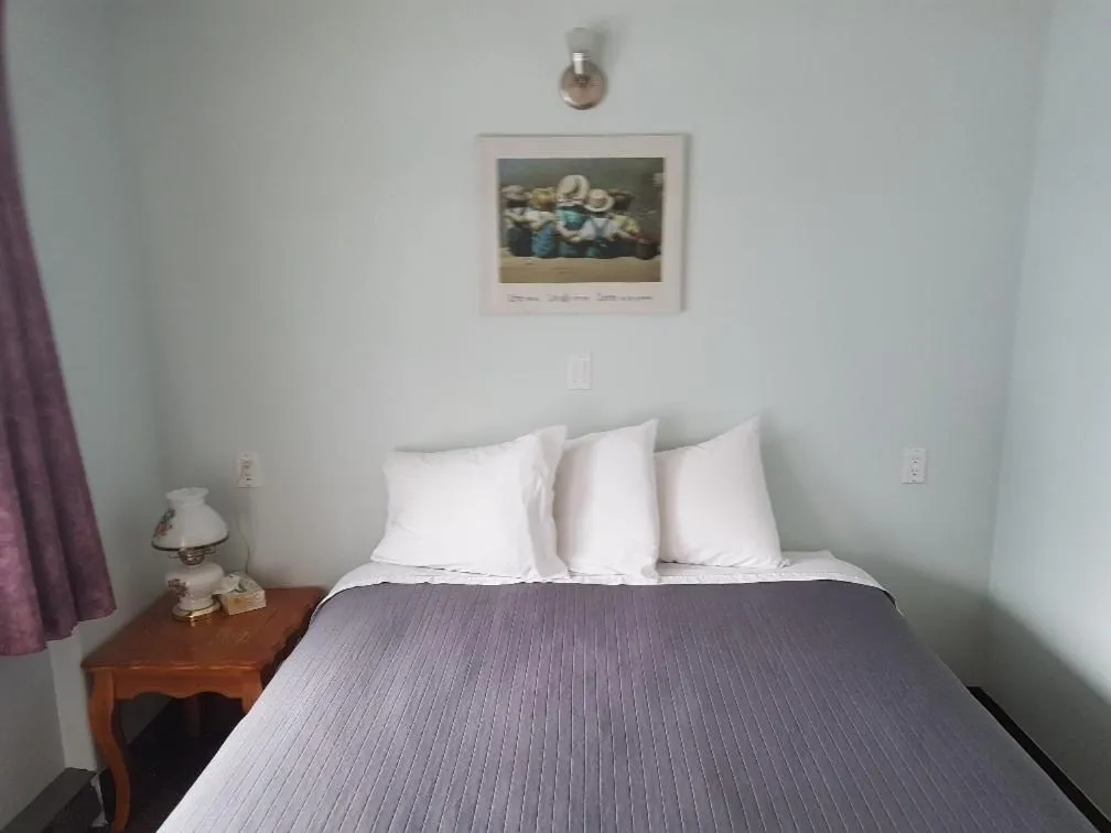 Anchor Riverfront Motel