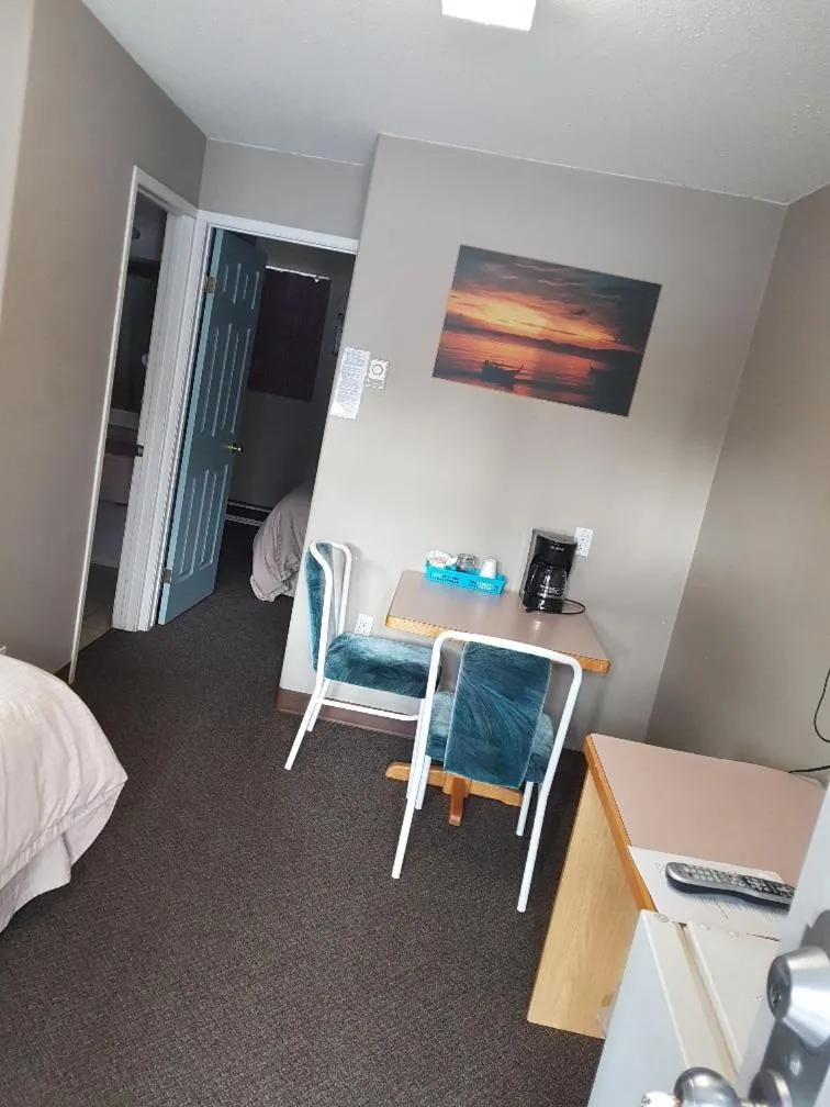 Anchor Riverfront Motel