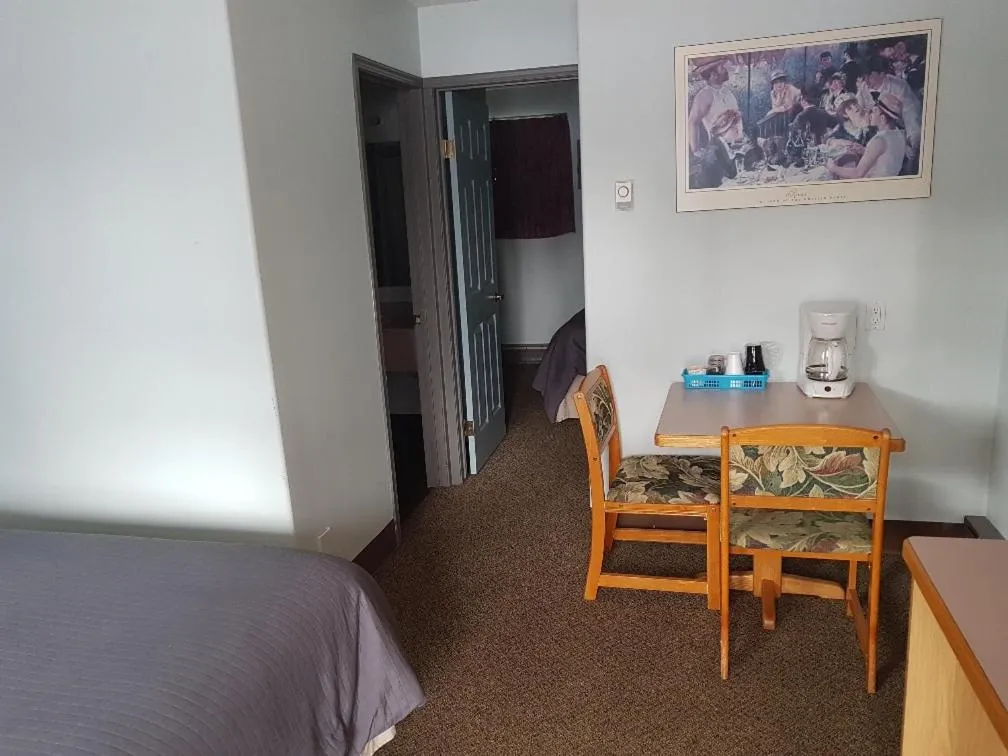 Anchor Riverfront Motel