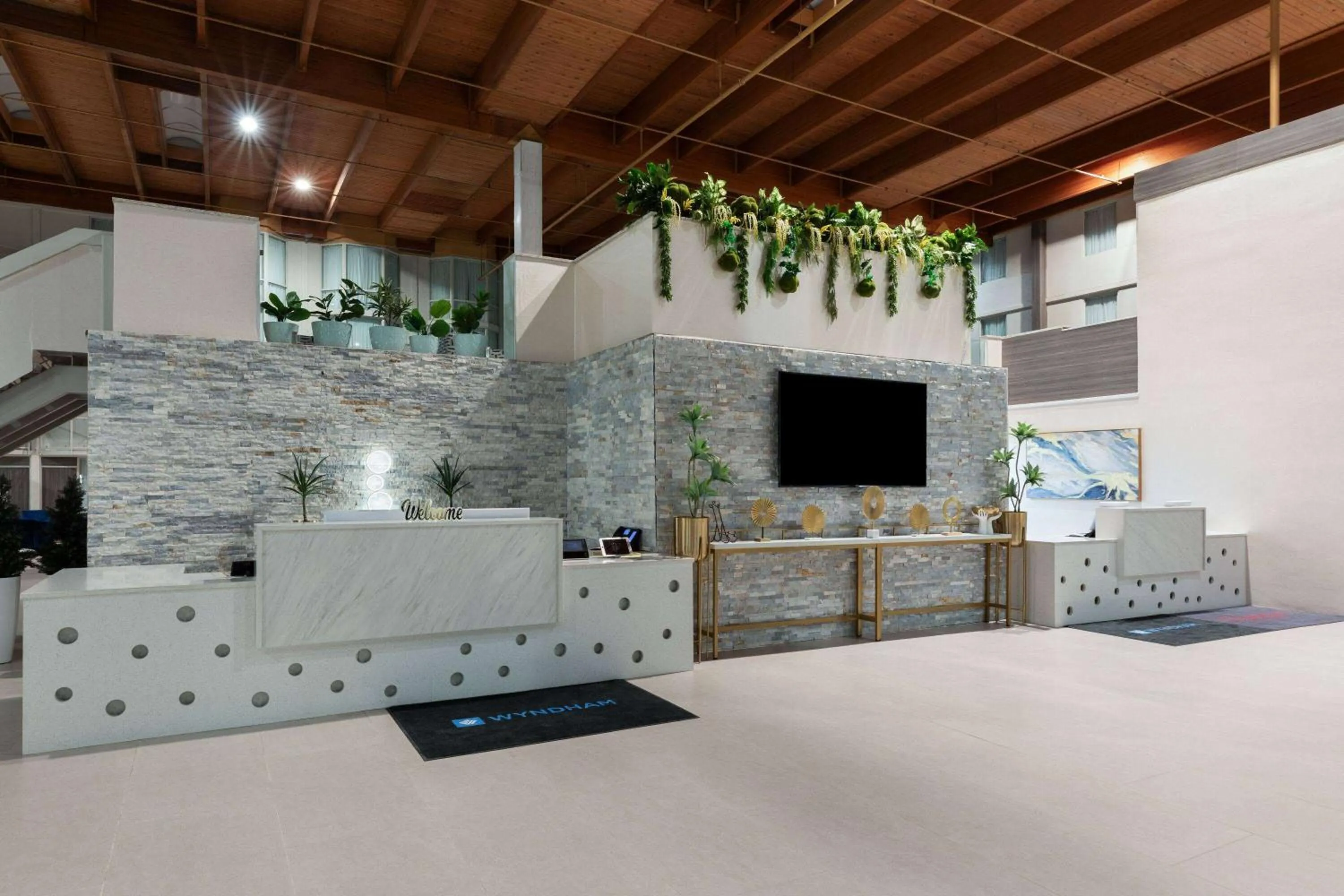 Lobby or reception in Wyndham DFW Airport