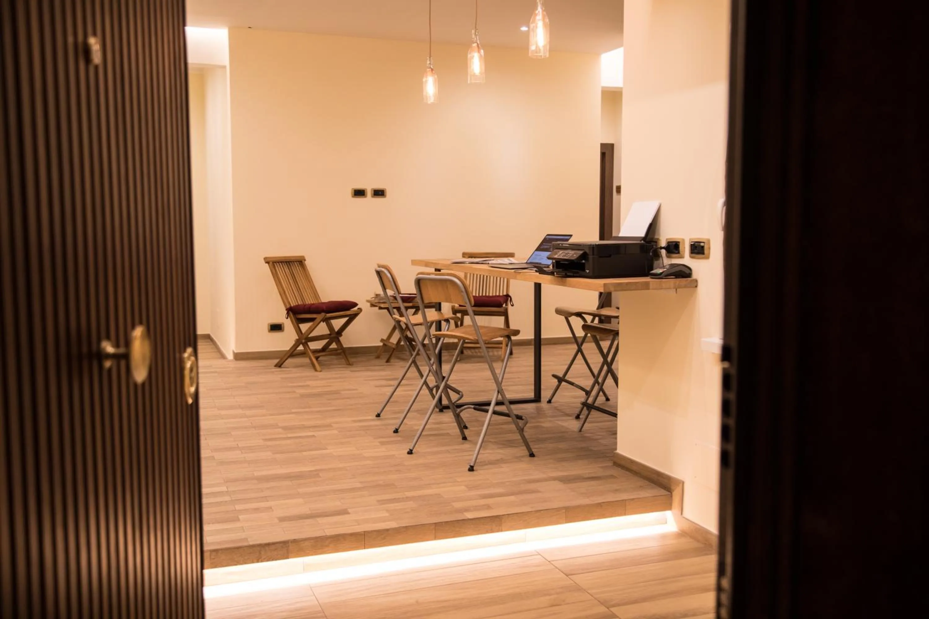 Dining area in JSK Suite