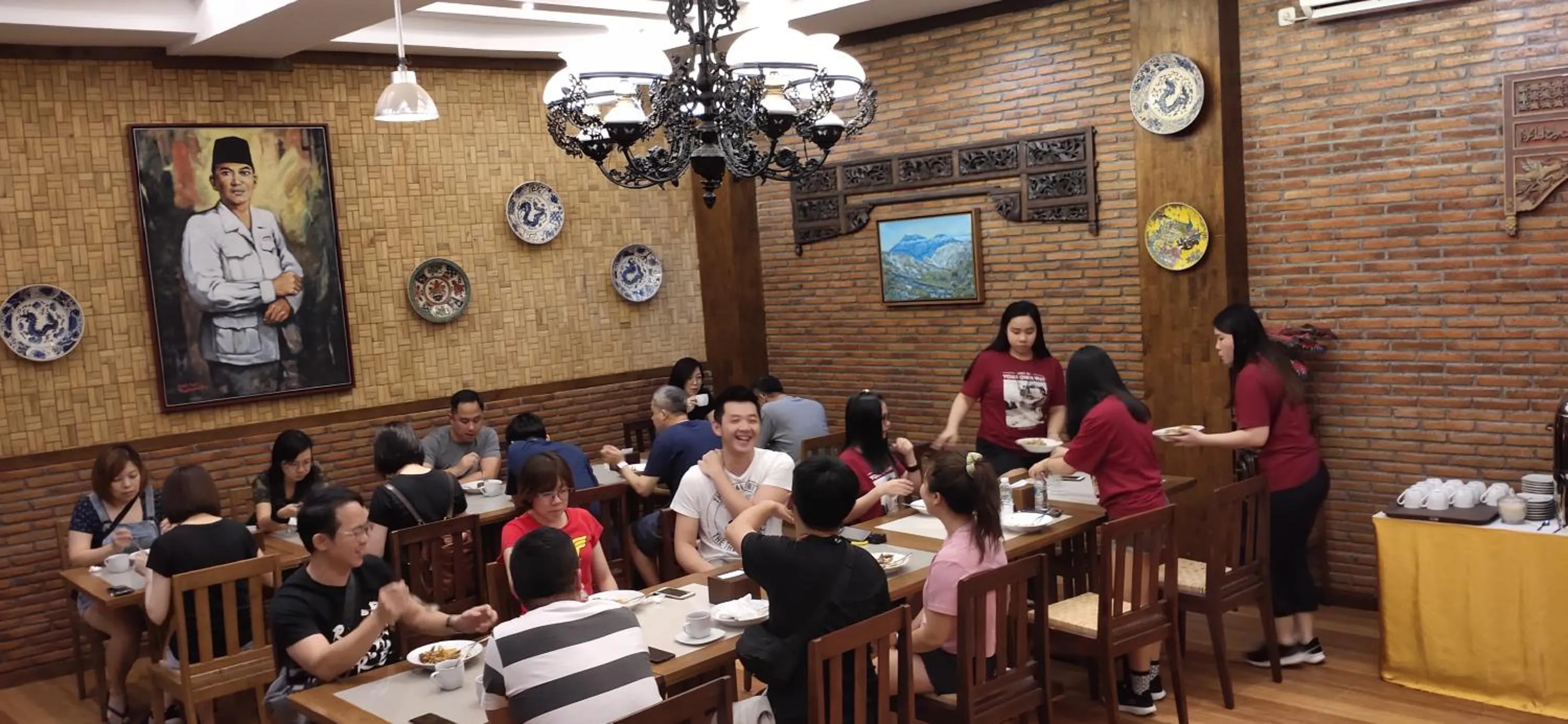 Restaurant/places to eat in Baratha Hotel & Resto