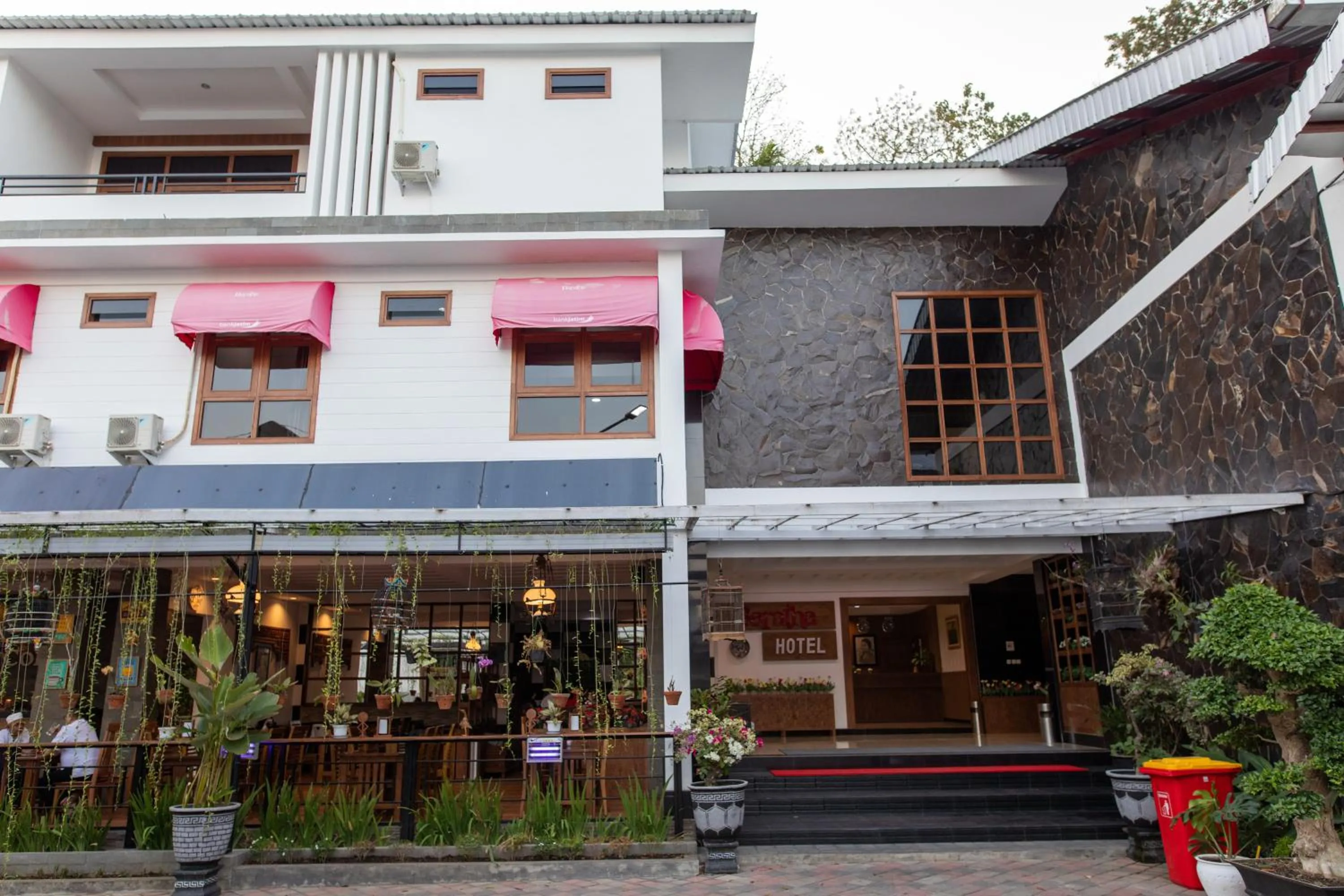 Property building in Baratha Hotel & Resto