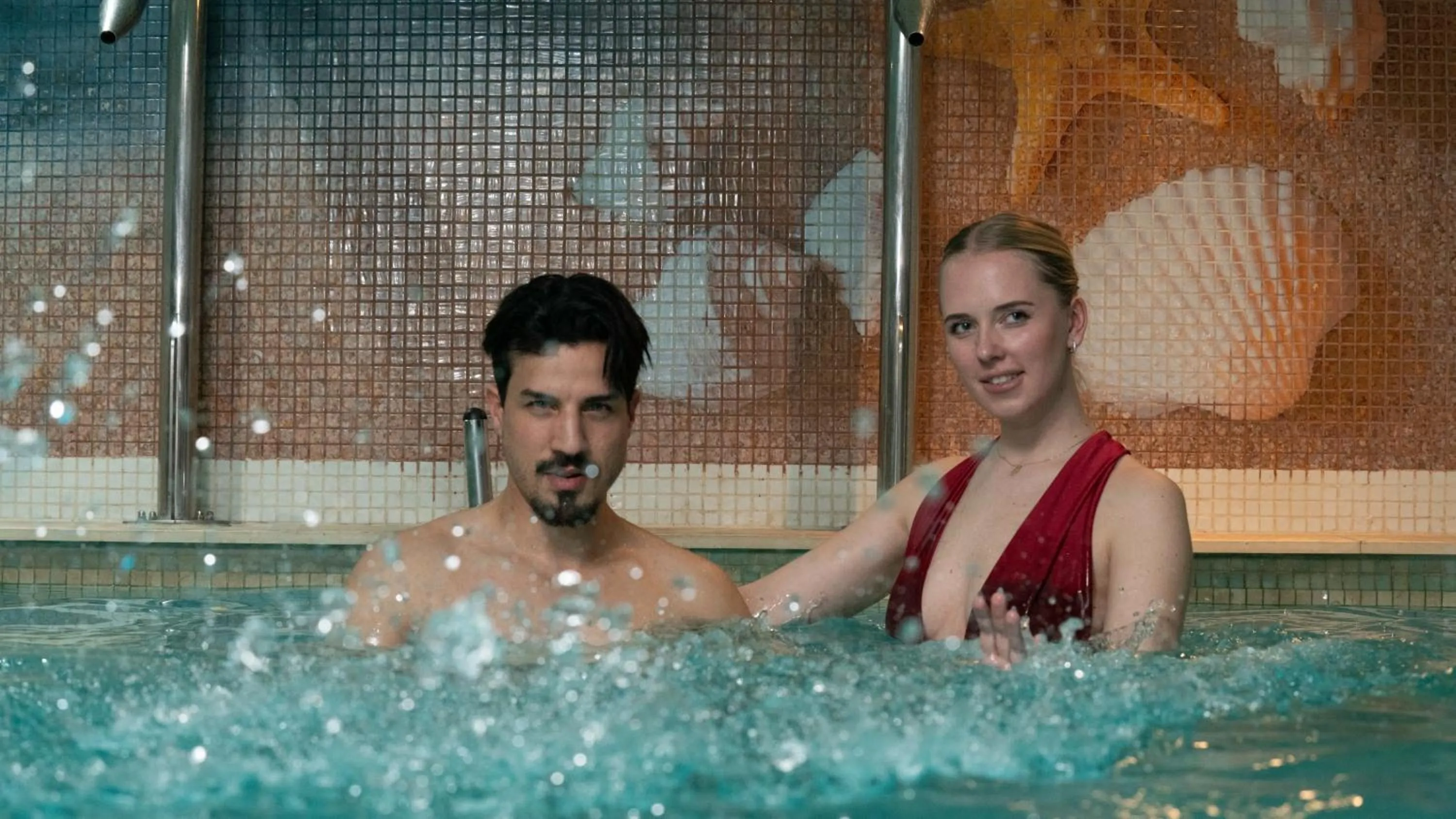 Swimming pool in New Hotel Piscine Wellness & Spa